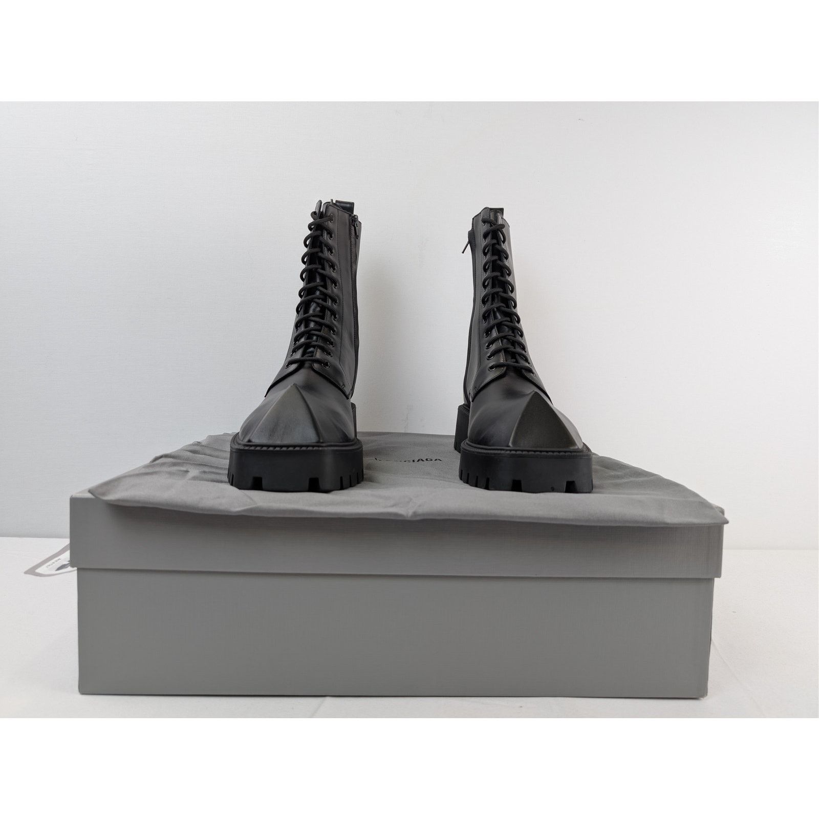 Balenciaga o1rshd1 Rhino Boots Lace-Up in Black Size US 9 / EU 42 - 18 Thumbnail