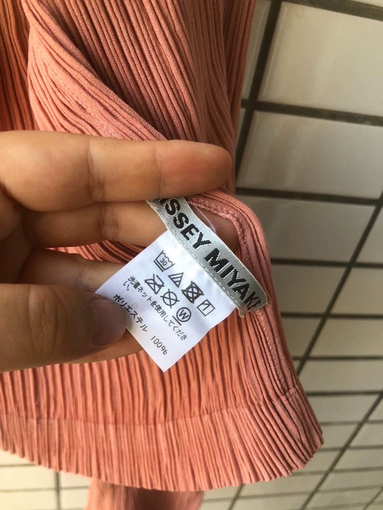 Issey Miyake Issey Miyake size:3 Pink pleated toothpick jacket Size XS / US 0-2 / IT 36-38 - 2 Thumbnail