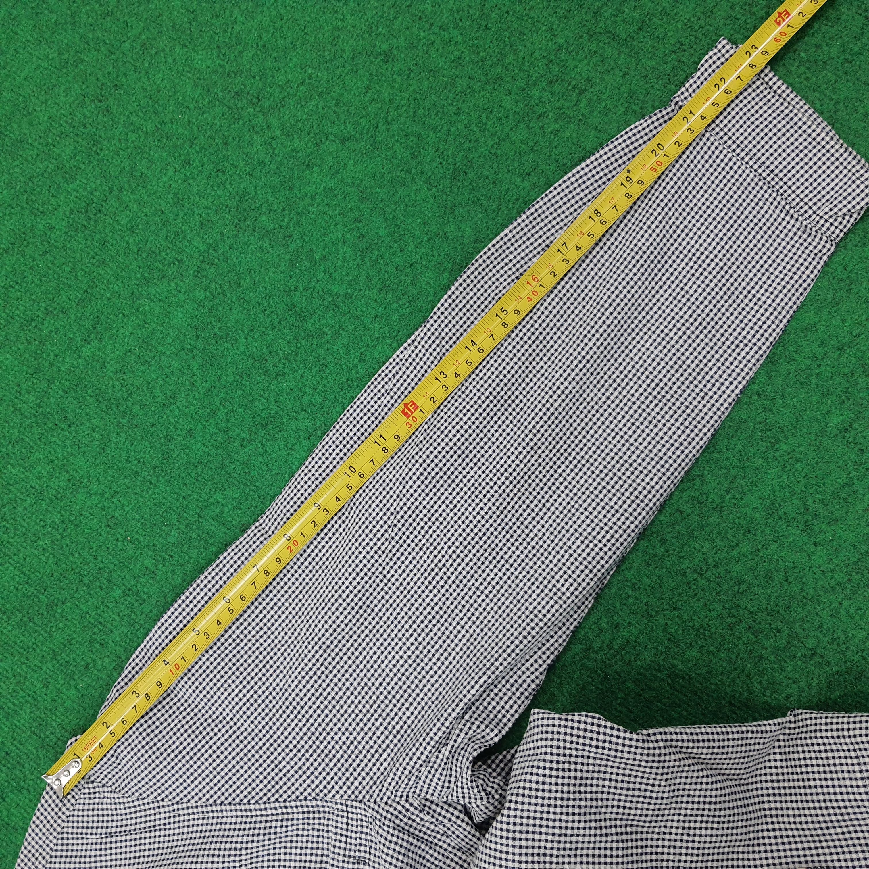 Burberry × Vintage Vintage Burberry London Light Jacket C222N3 Size US L / EU 52-54 / 3 - 13 Thumbnail