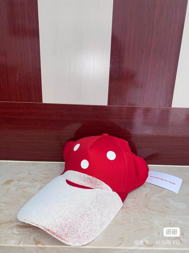 Walter Van Beirendonck walter van beirendonck 22aw white and red snowman cute old Size ONE SIZE - 1 Thumbnail