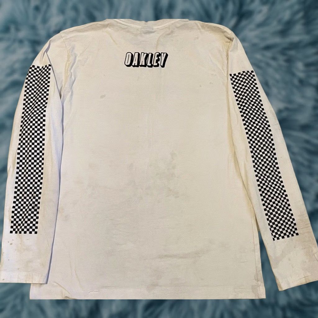 Oakley VINTAGE Oakley Thermonuclear Racing Team Faded Distressed Shirt M White 90s Rock Biker Military USA Mens Size US M / EU 48-50 / 2 - 1 Thumbnail