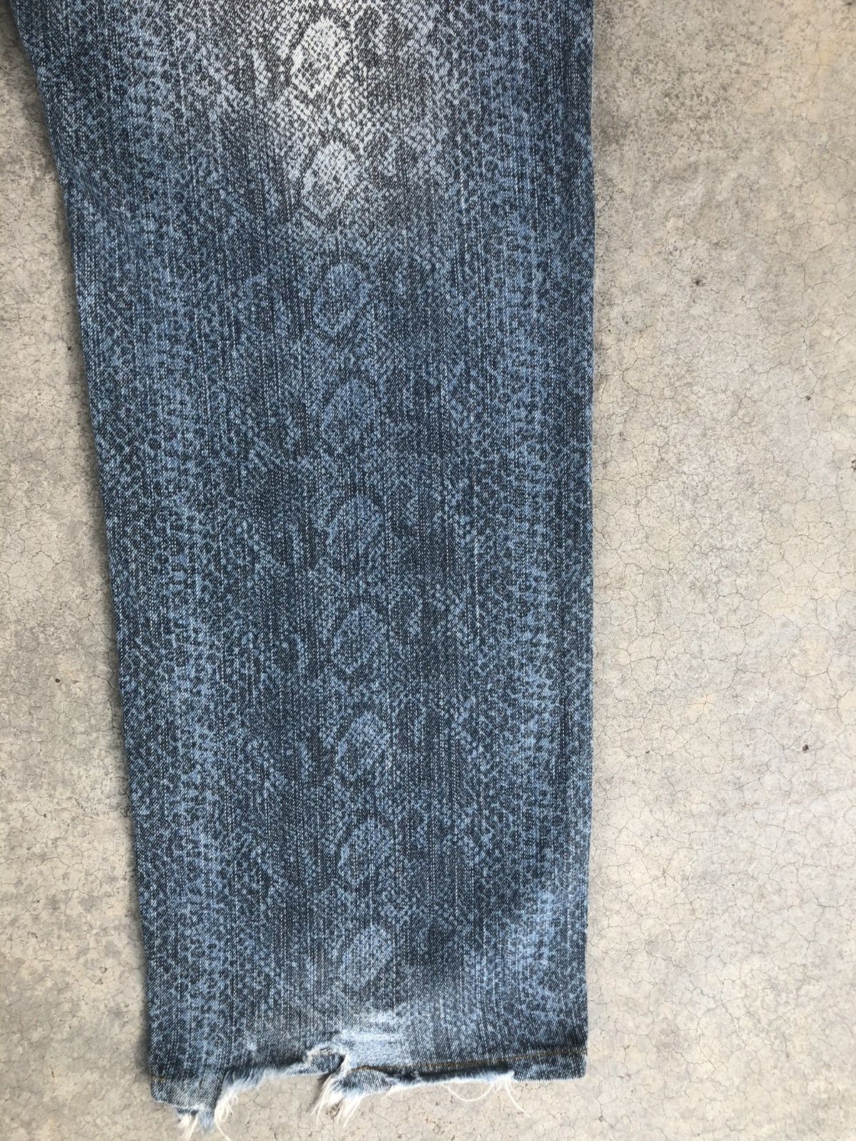 Karakuri Tamashii Karakuri Tamashii Embroidered Denim Snake Skin Size US 33 - 12 Thumbnail