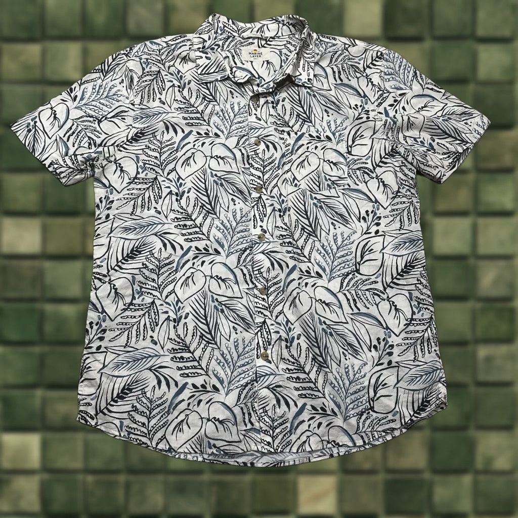 Marine Layer Marine Layer Button Up Shirt Mens Small Black White Floral Rayon Size US S / EU 44-46 / 1 - 1 Thumbnail
