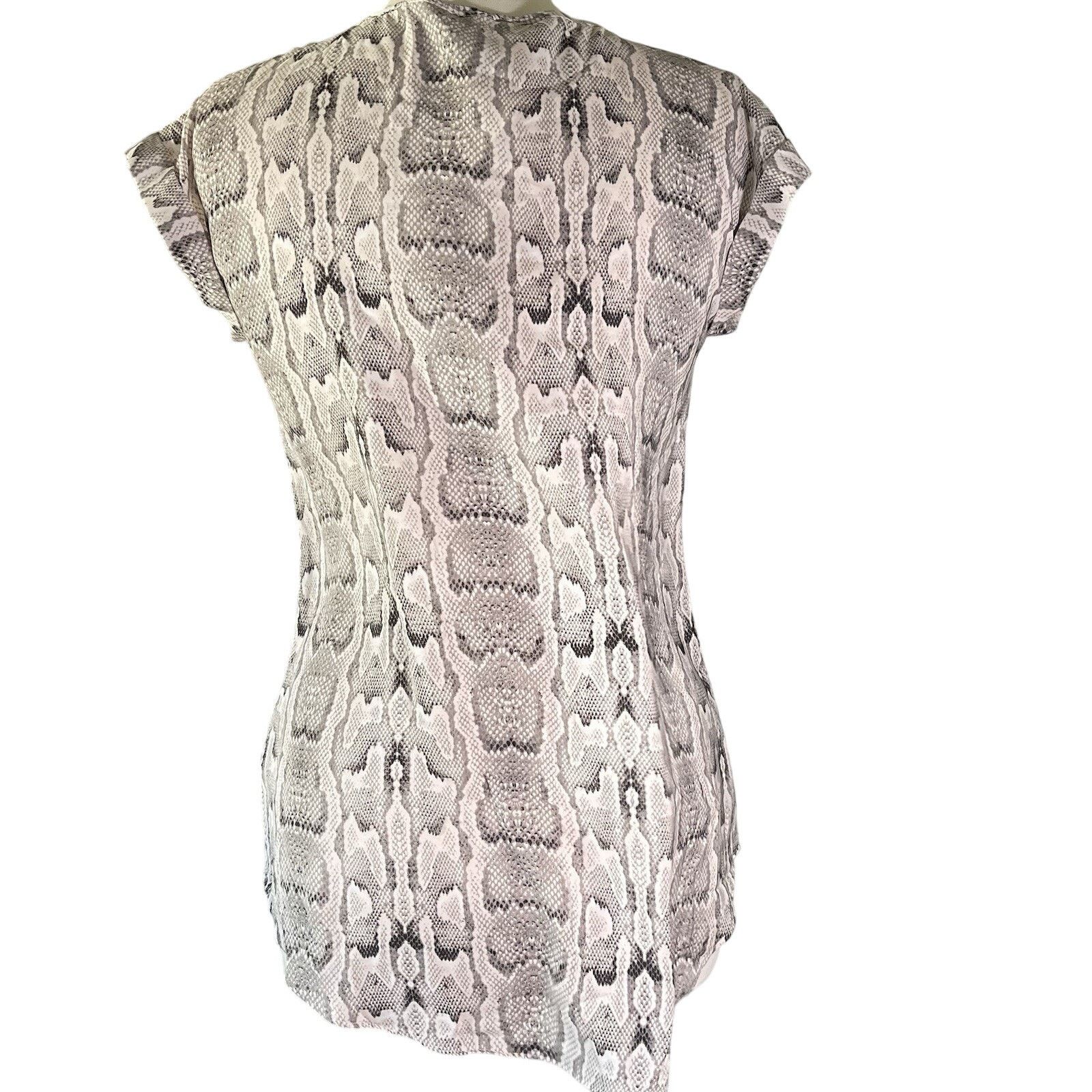 Skin Express V Neck Snakeskin Top P/S Size XS / US 0-2 / IT 36-38 - 4 Thumbnail