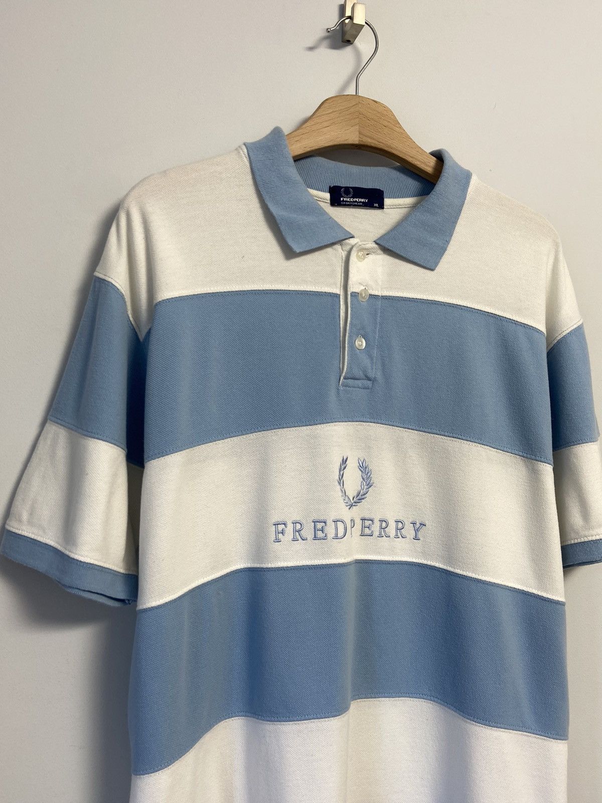 Fred Perry 💥Fred Perry Polo big white with a blue stripe Size US XL / EU 56 / 4 - 2 Thumbnail