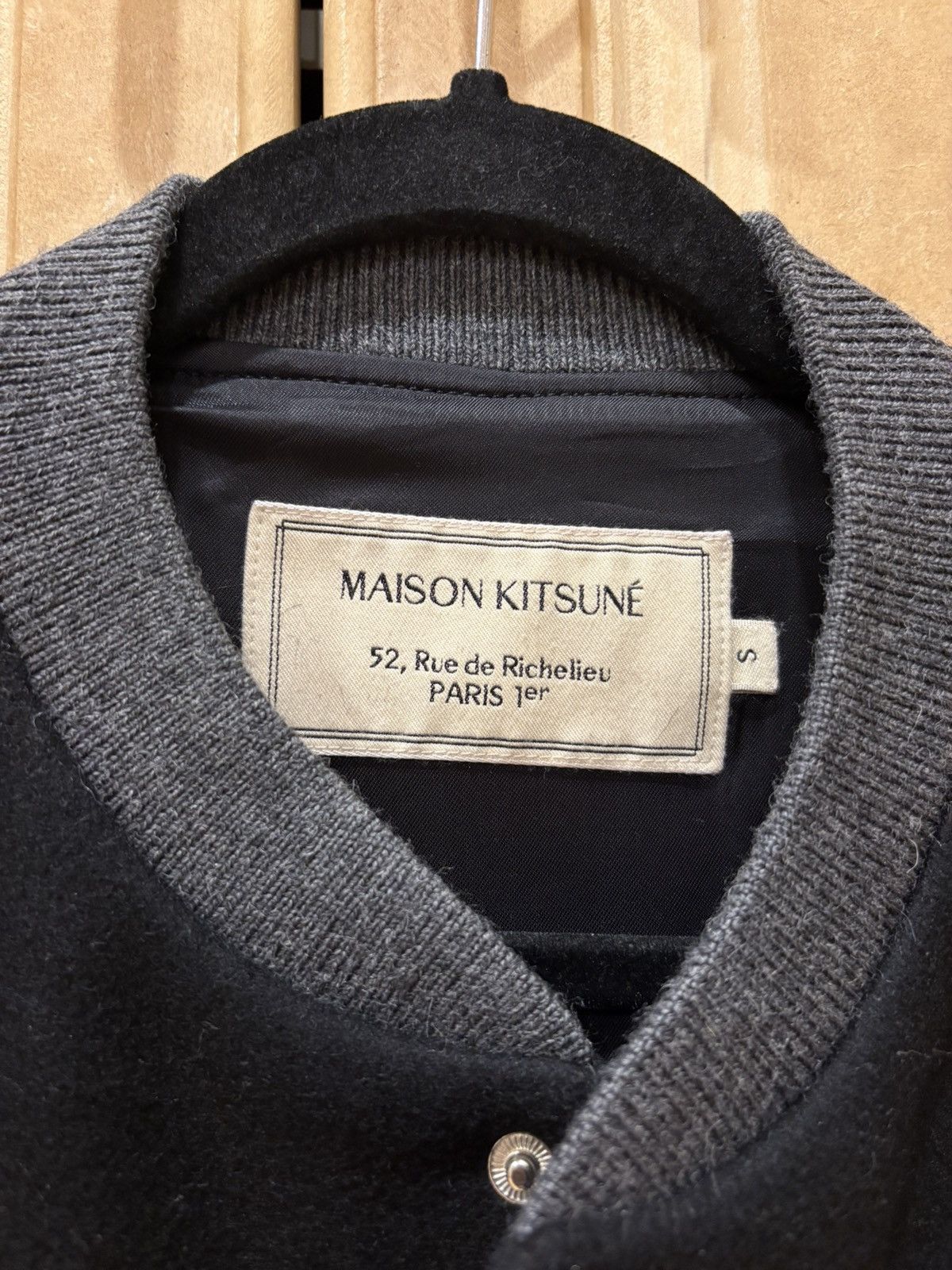 Maison Kitsune Maison Kitsuné Fox Head Wool Bomber Jacket Size US S / EU 44-46 / 1 - 4 Thumbnail
