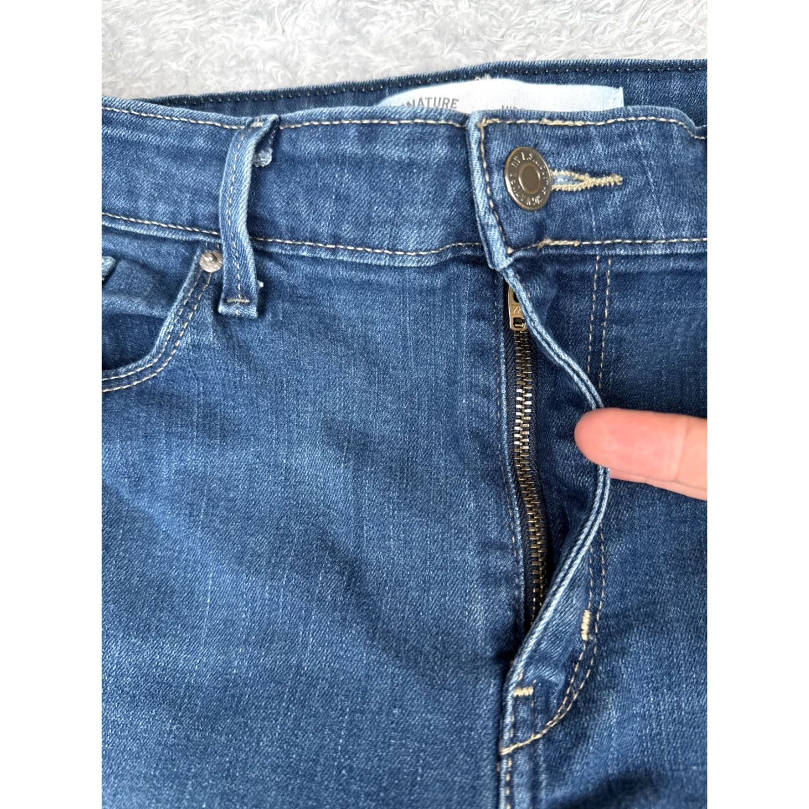 Levi's Levi's Jeans Women 16 Blue Denim Bootcut 34x30 Regular High Rise 5-Pocket Comfort Distressed Stretch Cotton Blend Size 38" / US 16 / IT 52 - 5 Thumbnail