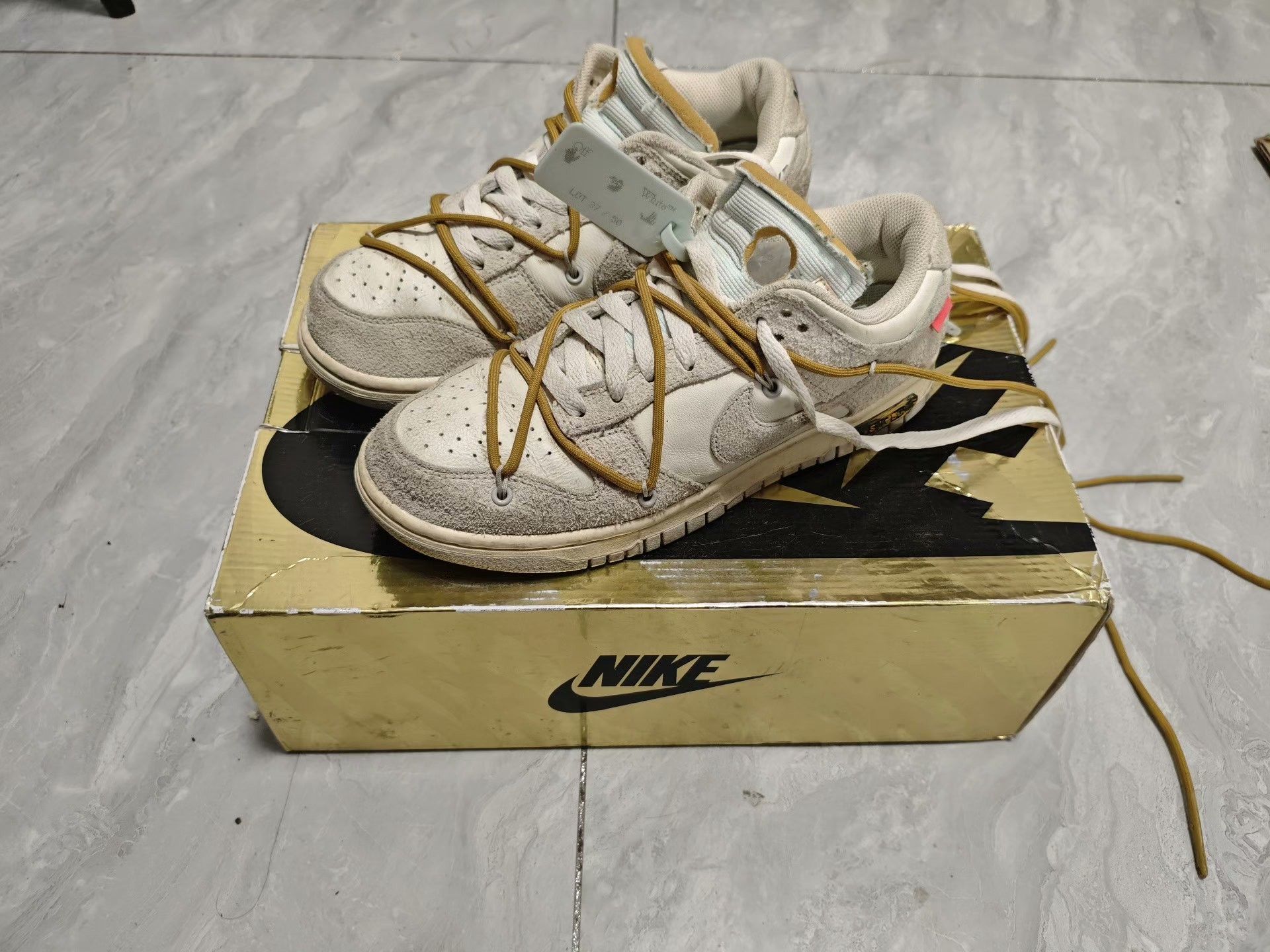 Nike Nike DUNK White Lowtop Sneakers 6 Men Size US 6 / EU 39 - 1 Thumbnail