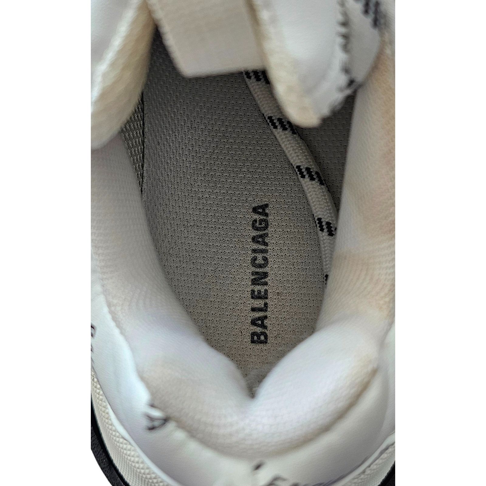 Balenciaga Balenciaga Triple S sneakers in white and black Size US 7 / IT 37 - 14 Thumbnail