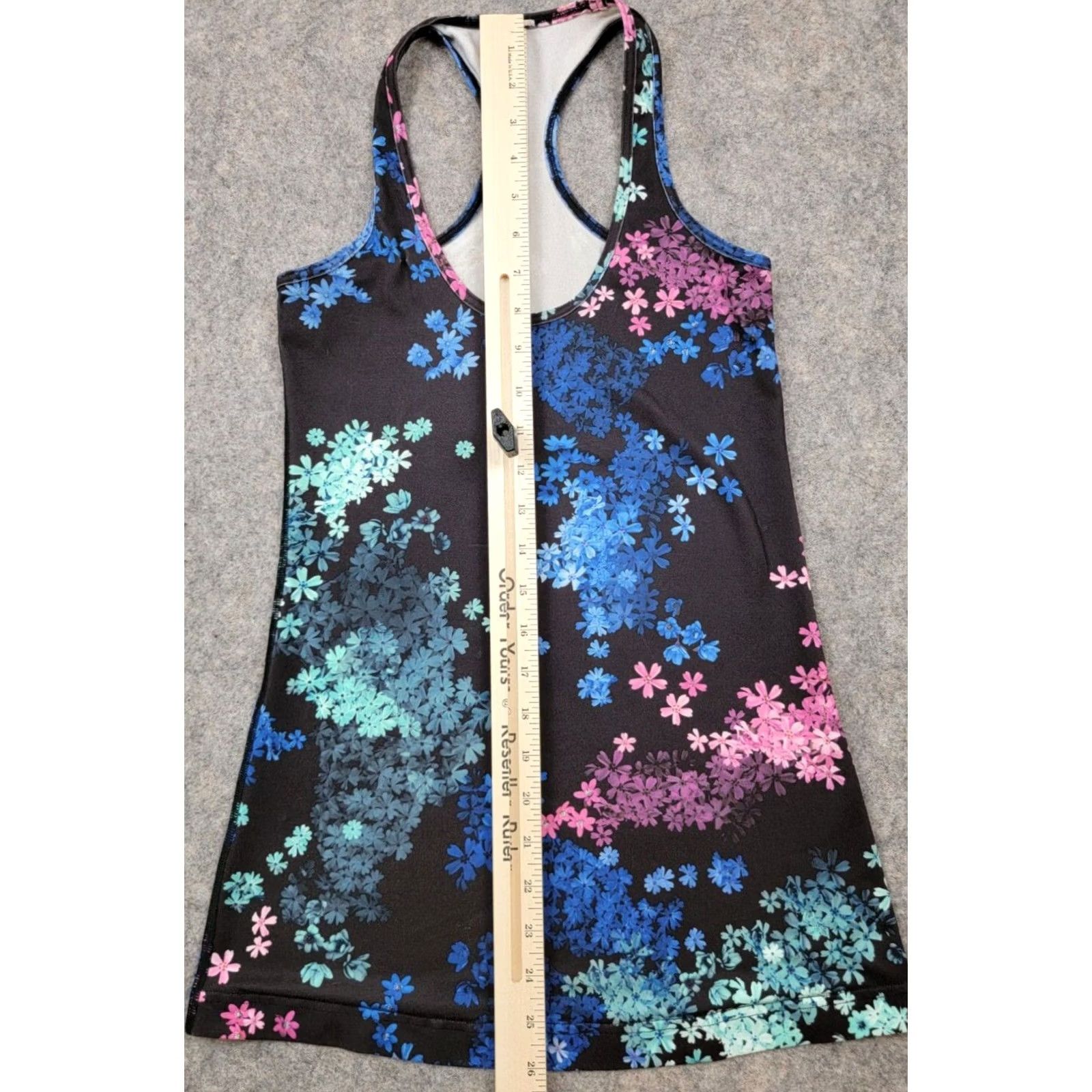 Lululemon Lululemon Tank Top Shirt Athletic Floral Racerback Black Size 4 Women Size S / US 4 / IT 40 - 6 Thumbnail
