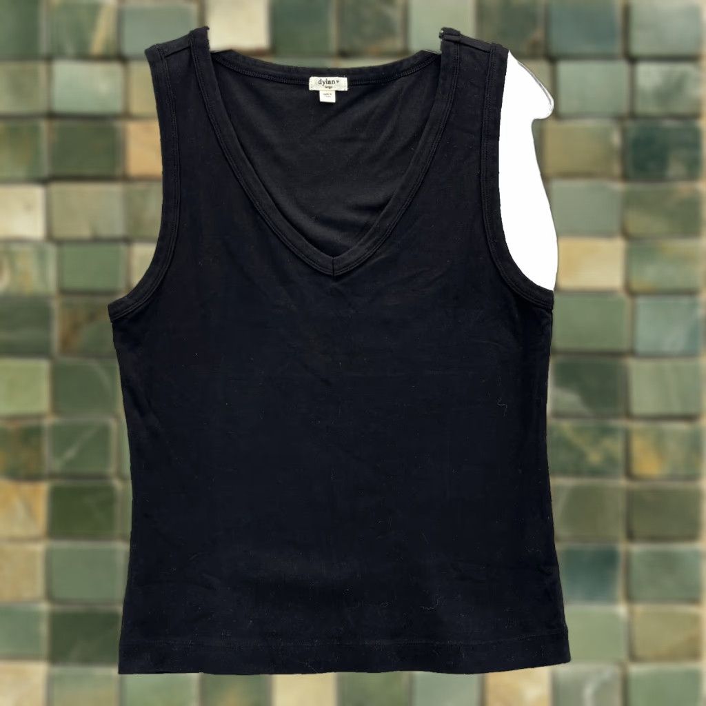 Vintage Dylan Tank Top Women's Large Black Minimalist Basics 90's Classic Chic Academia Shirt Womens Large Black 90s Theme Vintage? Size L / US 10 / IT 46 - 1 Thumbnail