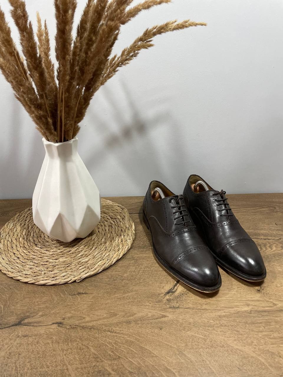 Suitsupply Suitsupply Oxford Brown Brogue Derby in Calf Leather mens Size US 7.5 / EU 40-41 - 1 Thumbnail