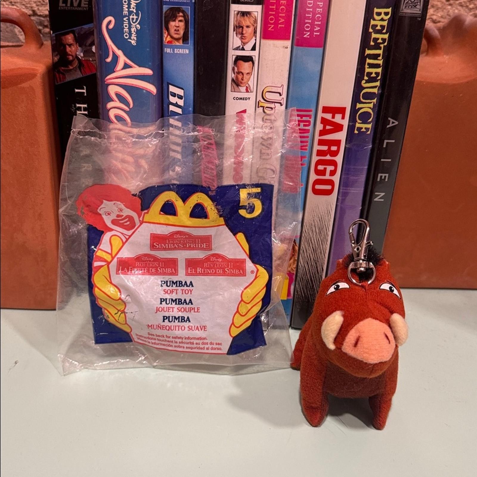 Disney 1998 LION KING PUMBAA BAG CHARM Size ONE SIZE - 1 Thumbnail