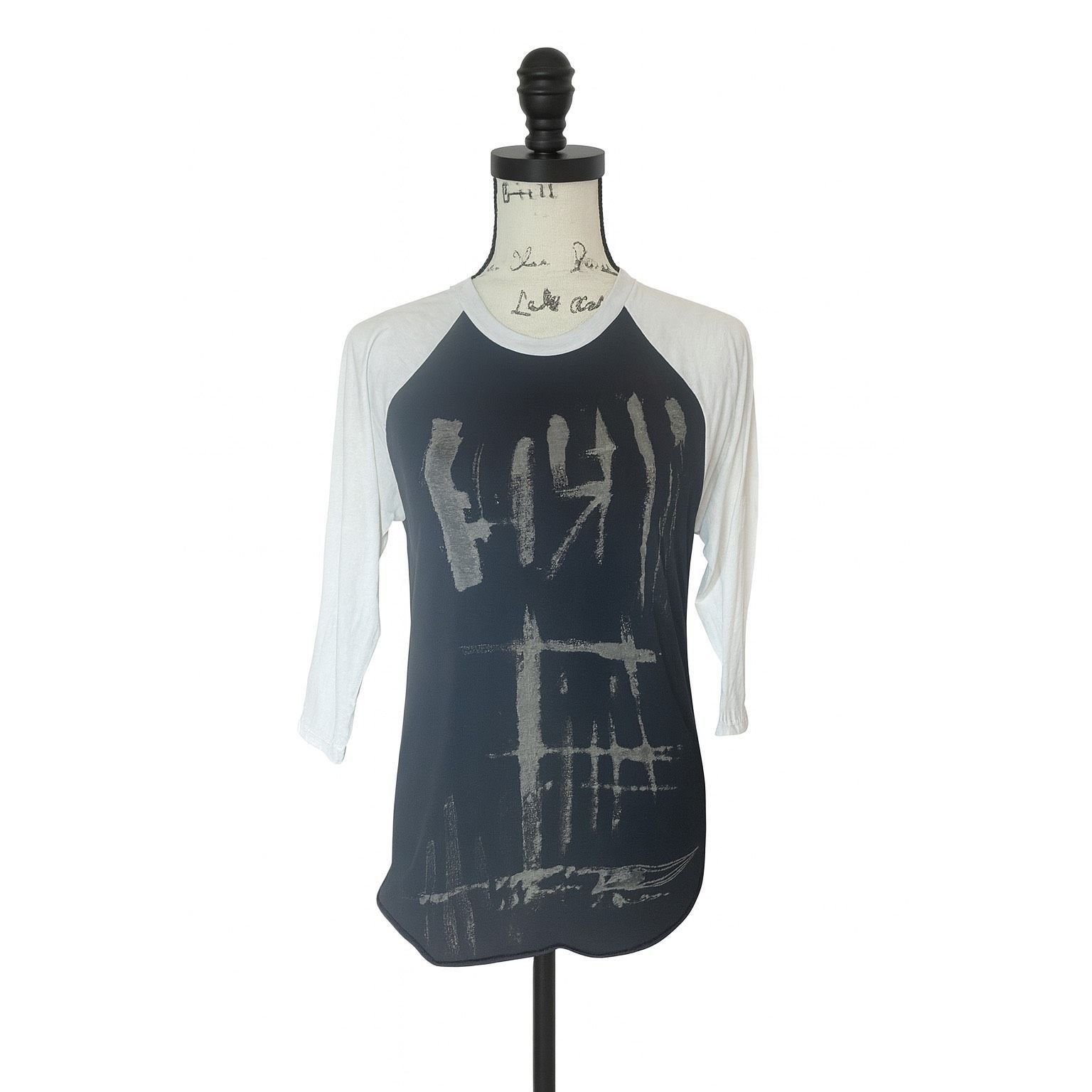 Other Black & White Distressed Graphic Raglan Tee Size M (Edgy Str Size M / US 6-8 / IT 42-44 - 1 Thumbnail