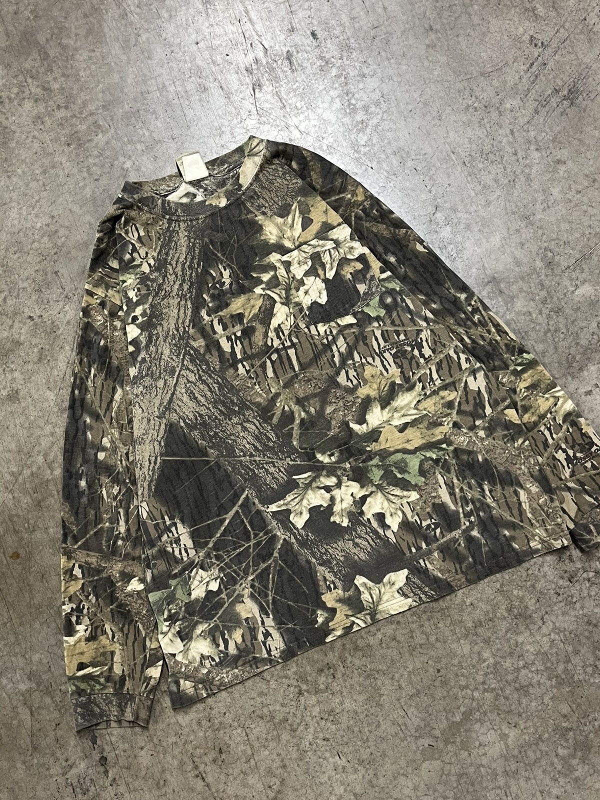 Realtree × Vintage Realtree camo vintage longsleeve shirt boxy skater hype rare Size US XL / EU 56 / 4 - 3 Thumbnail