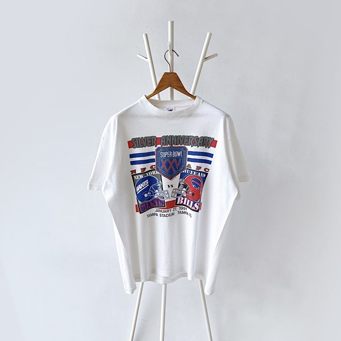 Fruit Of The Loom × Vintage 90s New York Giants Vs Buffalo Bills NFL t-shirt/ XL Size US XL / EU 56 / 4 - 1 Thumbnail