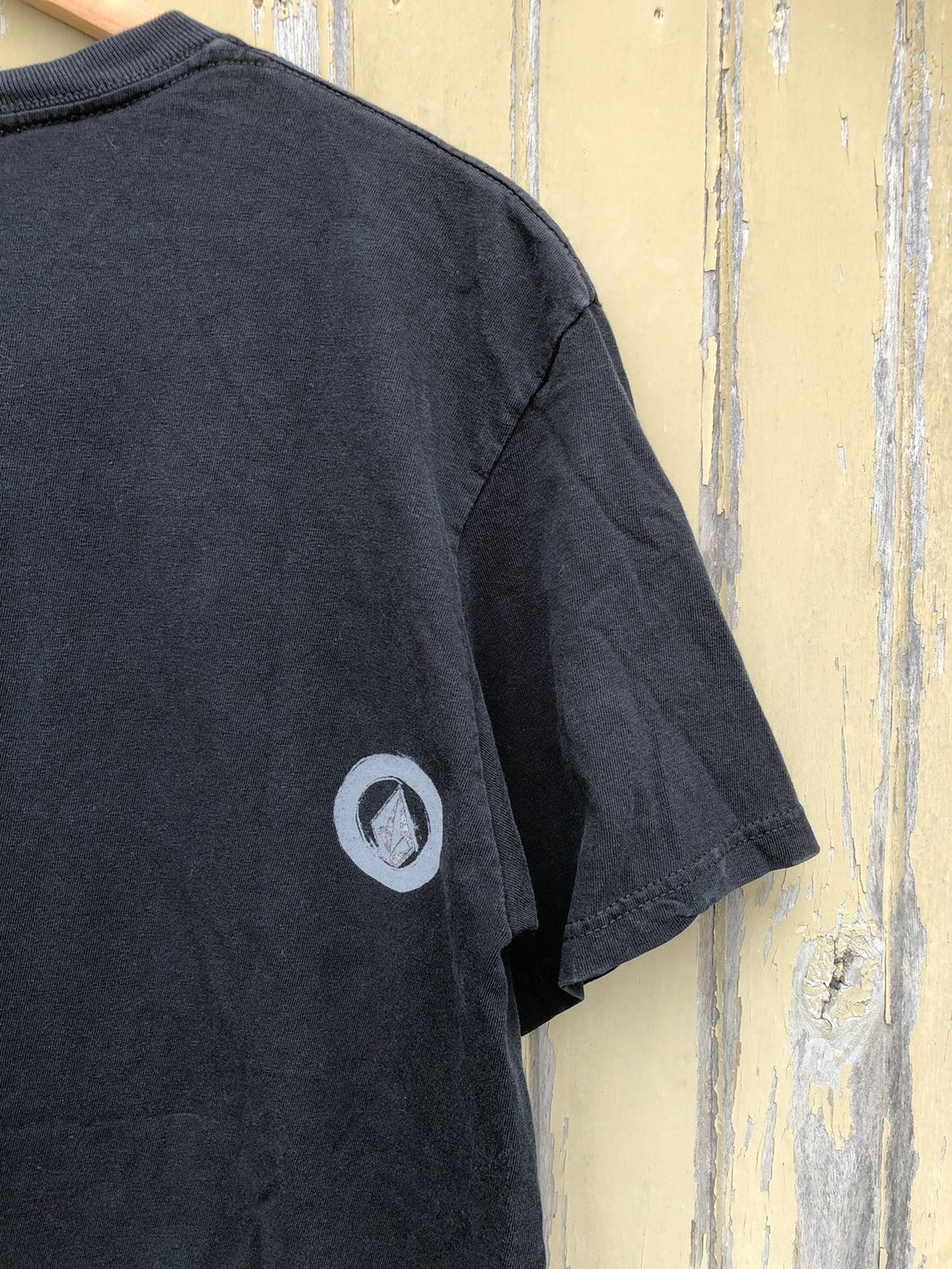 Vintage × Volcom Vintage Y2K Volcom Big Logo Tshirts Size US L / EU 52-54 / 3 - 12 Thumbnail