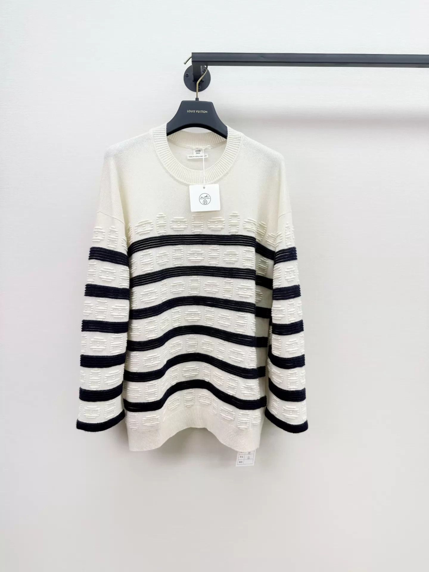 Hermes Hermes Cashmere Knit Sweater New With Tags 34 Size XS / US 0-2 / IT 36-38 - 1 Thumbnail