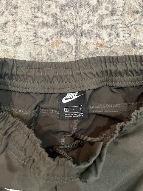 Nike Nike Lightweight Track Pants – Size S – Olive Green Size US 32 / EU 48 - 4 Thumbnail