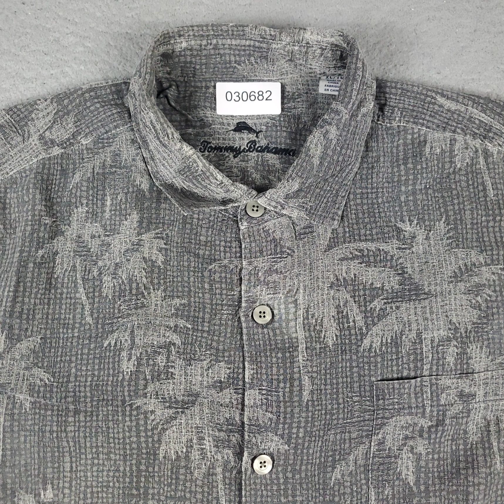 Tommy Bahama VINTAGE Tommy Bahama Shirt Mens XL Gray Aloha Camp Hawaiian Button Up Short Sleeve Silk Size US XL / EU 56 / 4 - 2 Thumbnail