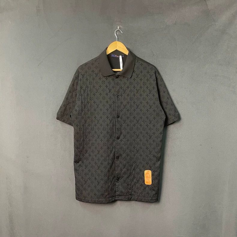 Louis Vuitton Louis Vuitton Black full print NBA co-branded shirt Size US XL / EU 56 / 4 - 1 Thumbnail
