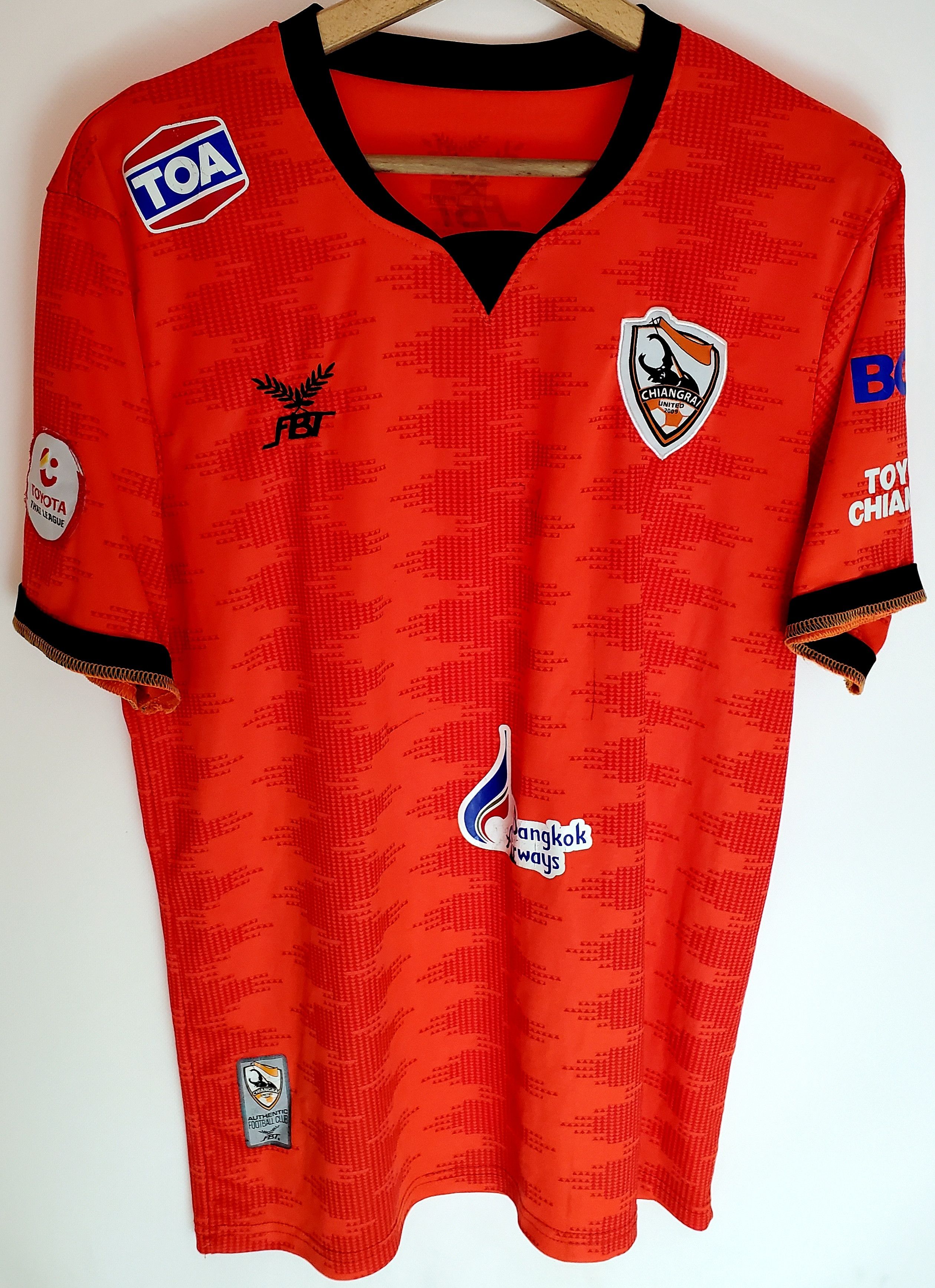 Vintage Chiangrai United Home football soccer jersey size M Size US M / EU 48-50 / 2 - 1 Thumbnail