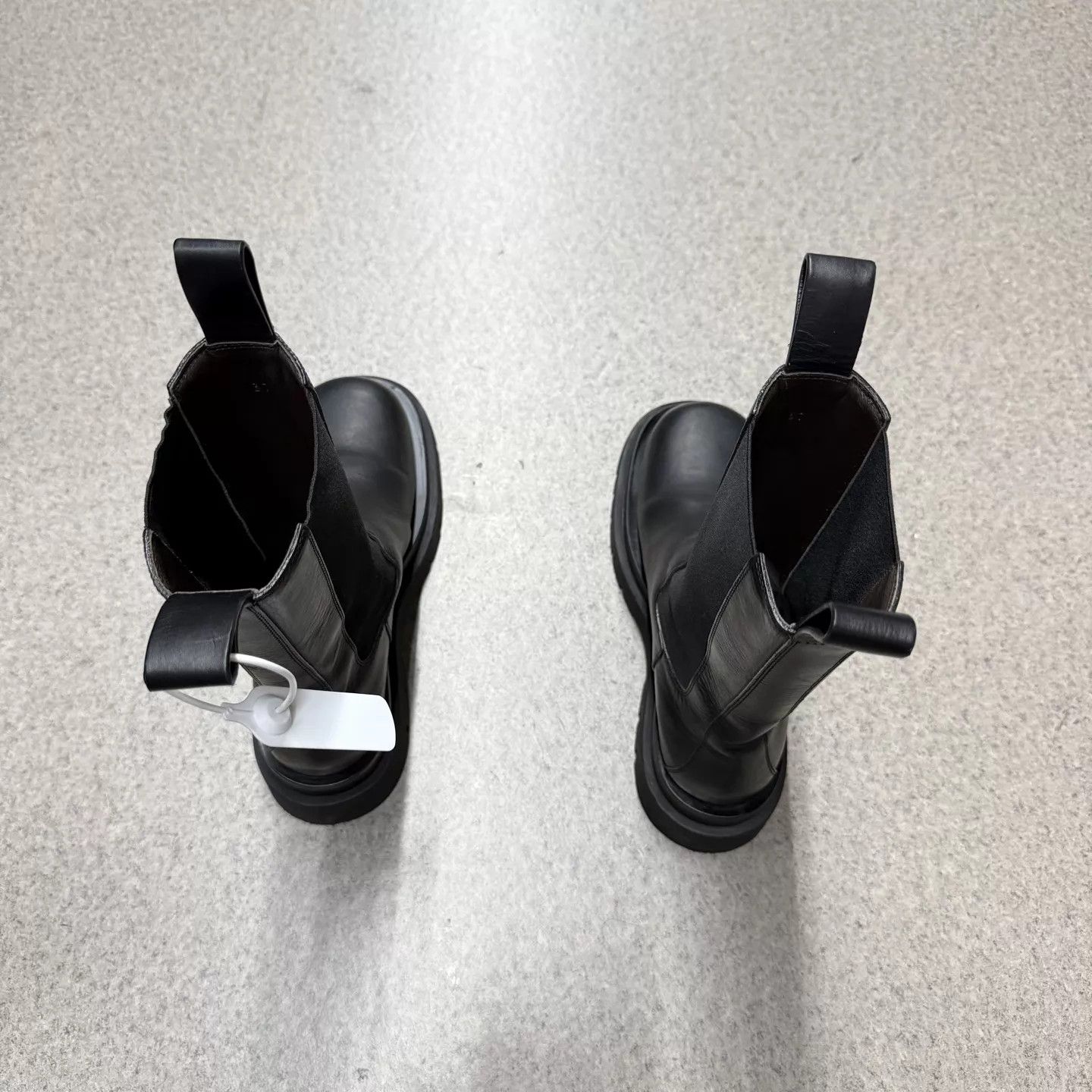 Bottega Veneta Bottega Veneta Black Thick Sole Chelsea Boot 37 Size US 6.5 / IT 36.5 - 7 Thumbnail