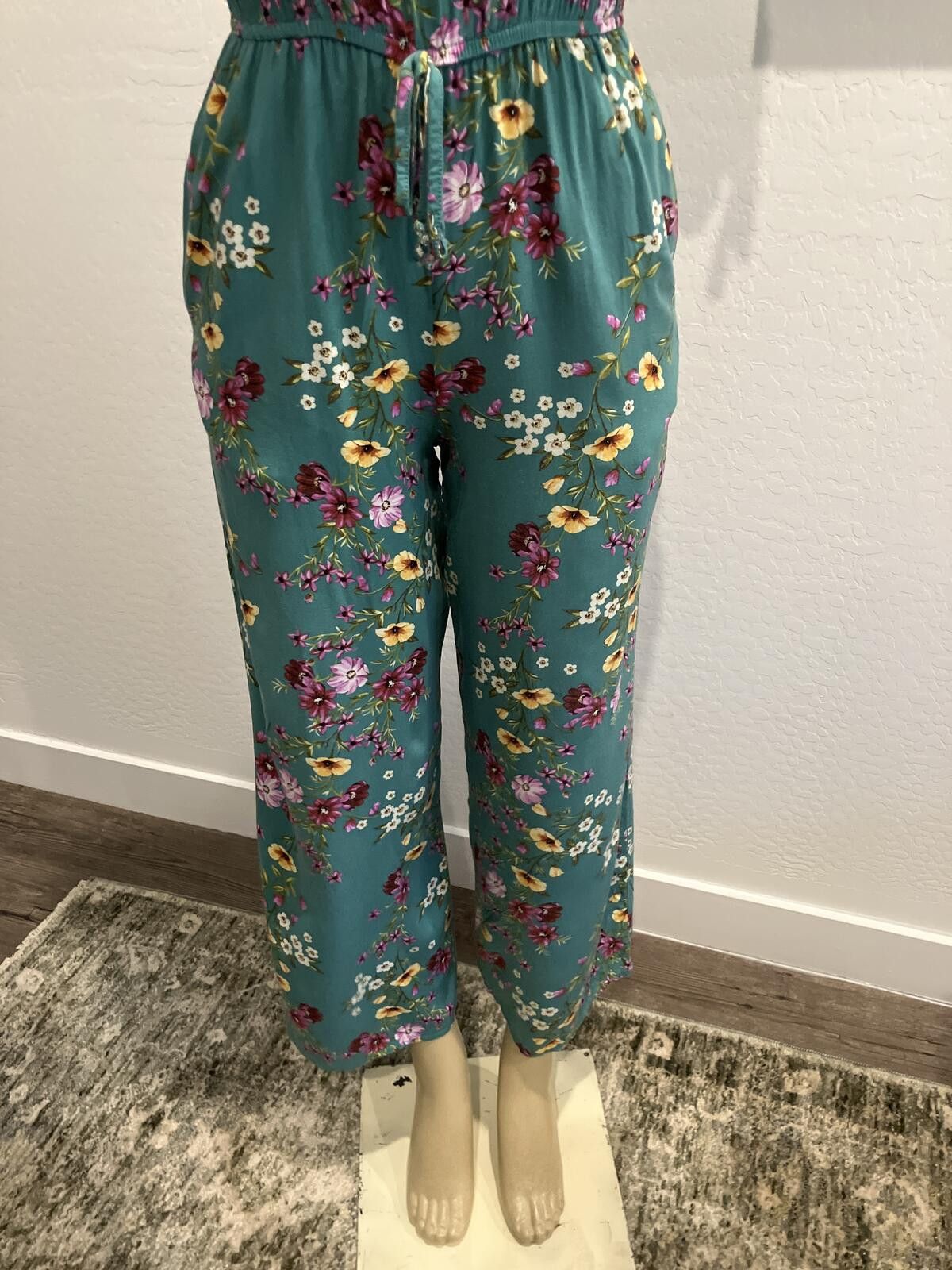 Other Pre Loved Women's Off-Shoulder Floral Jumpsuit Size 26" / US 2 / IT 38 - 3 Thumbnail