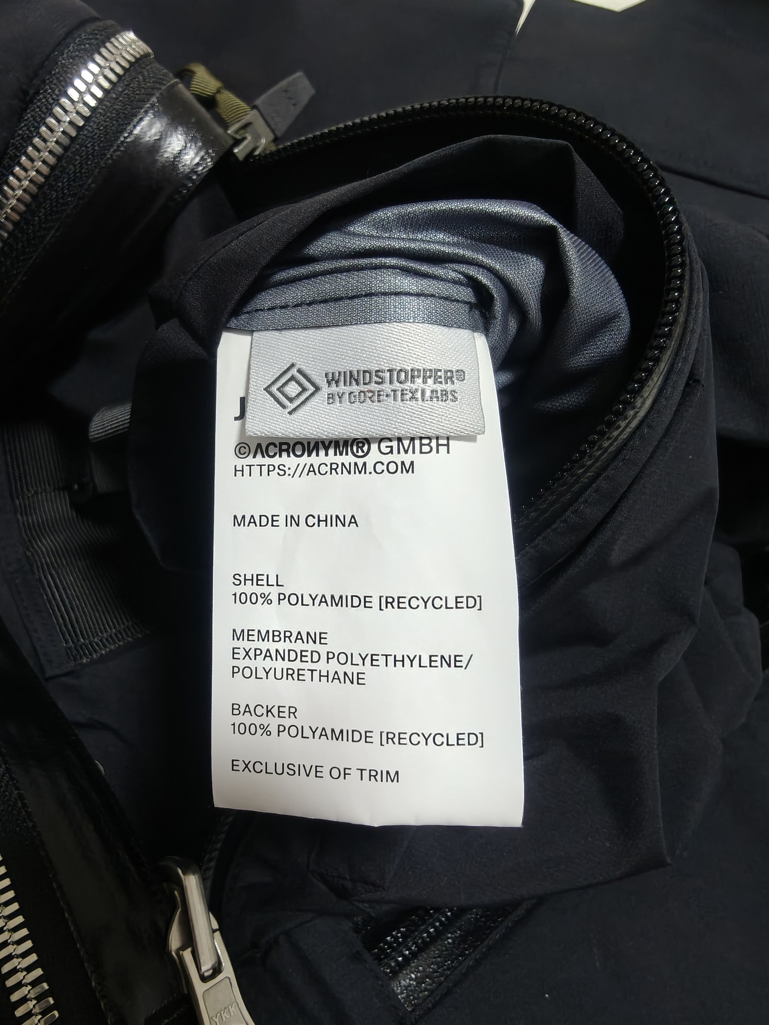 Acronym Acronym J123TS-WS 3L Windstopper® Tec Sys Interops Jacket Size US S / EU 44-46 / 1 - 17 Thumbnail