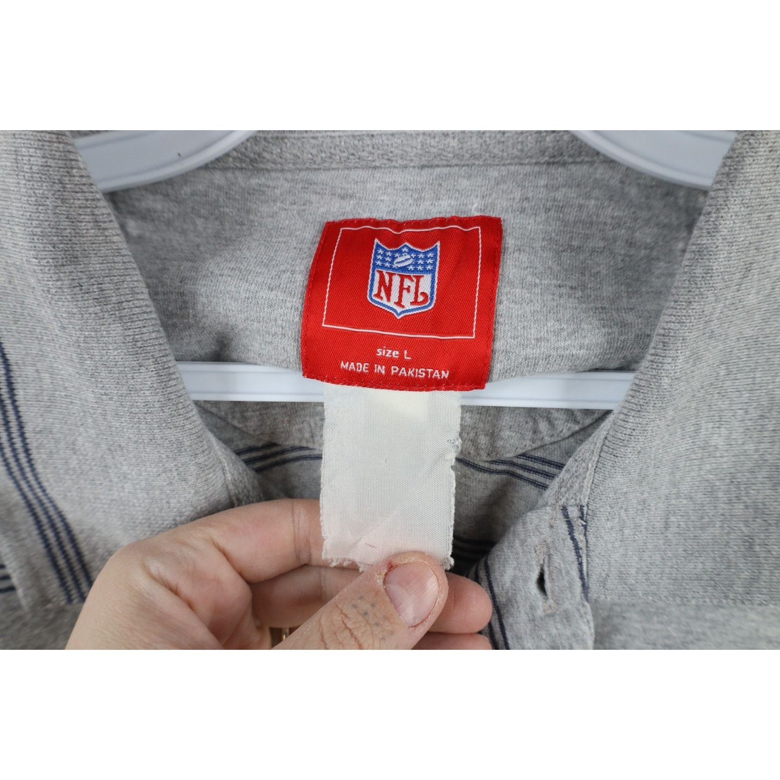 Vintage Vintage NFL Distressed Buffalo Bills Football Polo Size US L / EU 52-54 / 3 - 5 Thumbnail