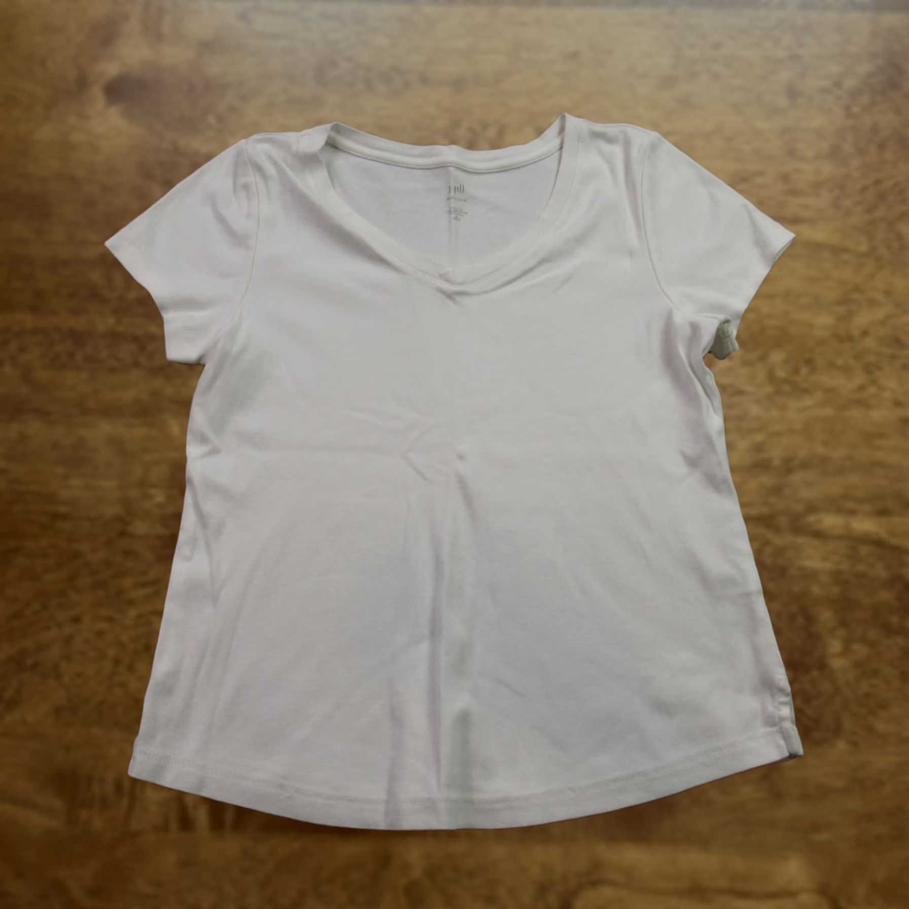 J. Jill J Jill Shirt Womens Medium Petite Short Sleeve Pullover Lightweight V Neck White - T-Shirt - 100% Cotton - Regular Fit Size M / US 6-8 / IT 42-44 - 1 Thumbnail