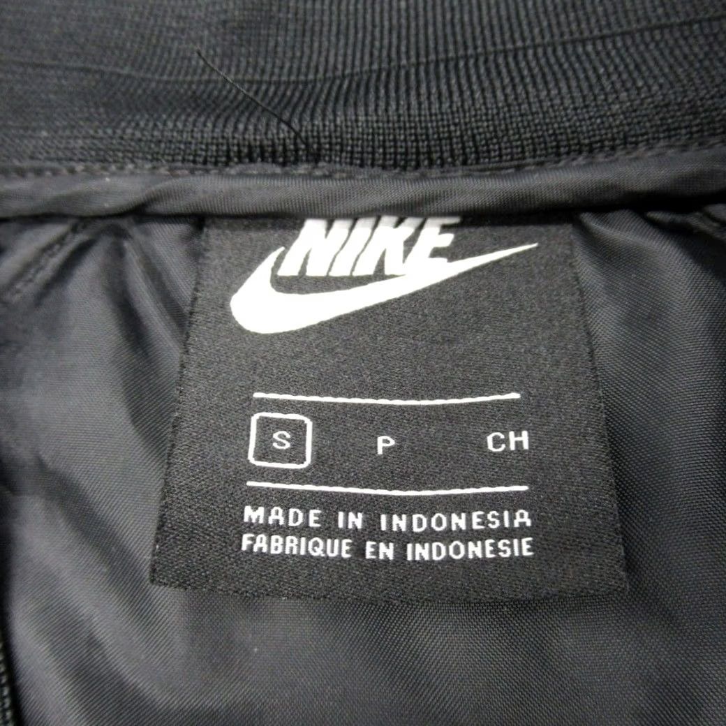 Nike VINTAGE Nike Jacket Mens Small Black Double Swoosh Quilted Insulated Snap 90s Size US S / EU 44-46 / 1 - 6 Thumbnail
