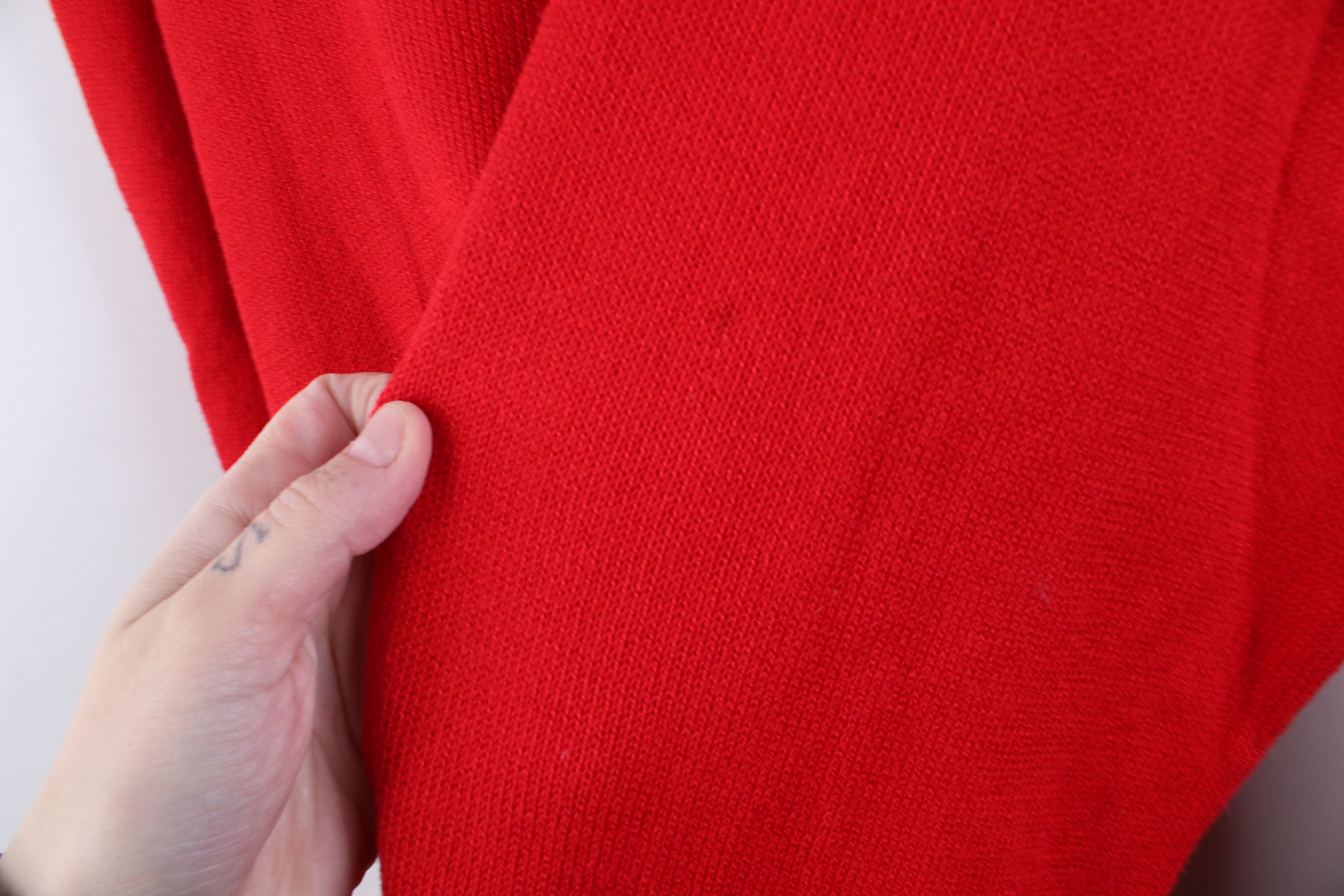Vintage Vintage 70s Tahoe Golf Resort Knit V-Neck Sweater Red USA Size US M / EU 48-50 / 2 - 6 Thumbnail