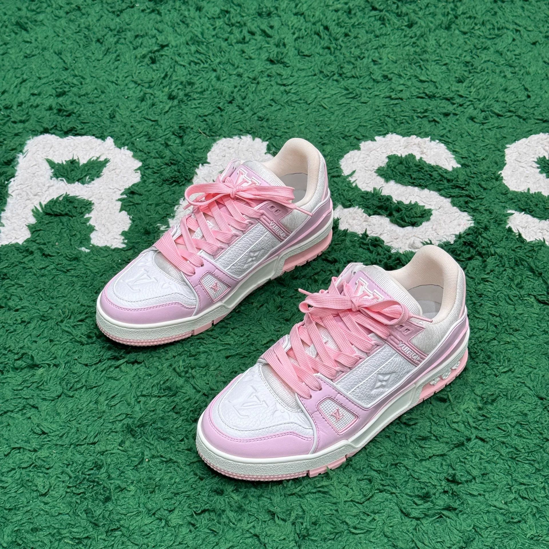 Louis Vuitton Louis Vuitton Training Pink Lowtop Sneakers 5.5 Men Size US 5.5 / EU 38 - 1 Thumbnail
