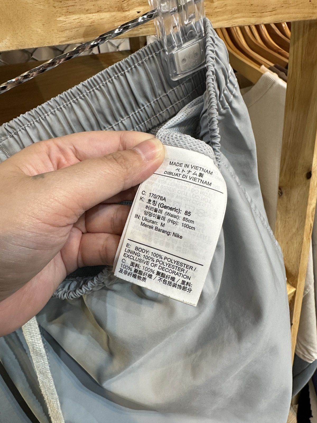 Nike Nike Tuned Air Shorts Pants Size US 30 / EU 46 - 9 Thumbnail