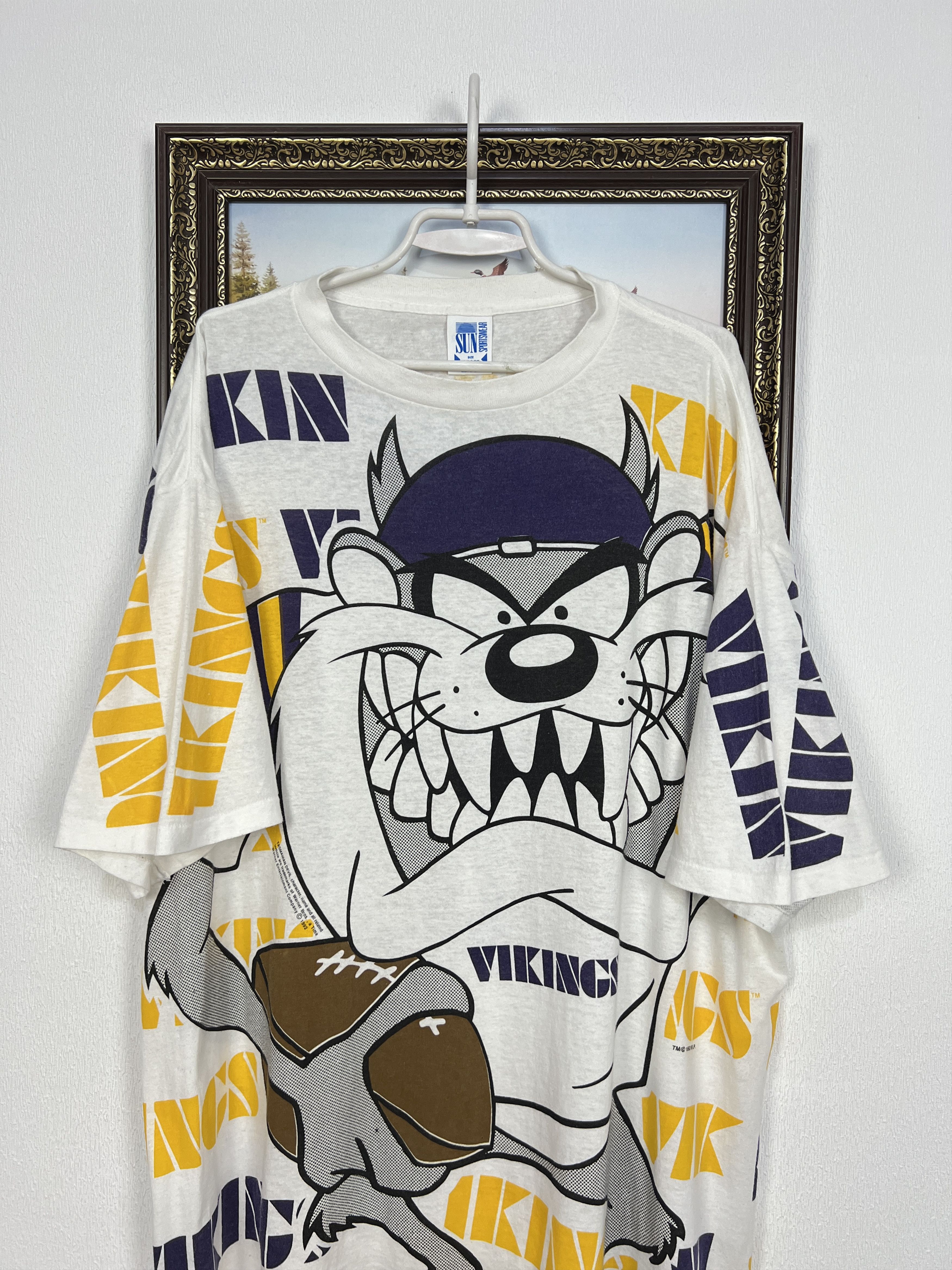 Vintage Vintage RARE Minnesota Vikings Taz All Over Print NFL Shirt Size US XXL / EU 58 / 5 - 2 Thumbnail