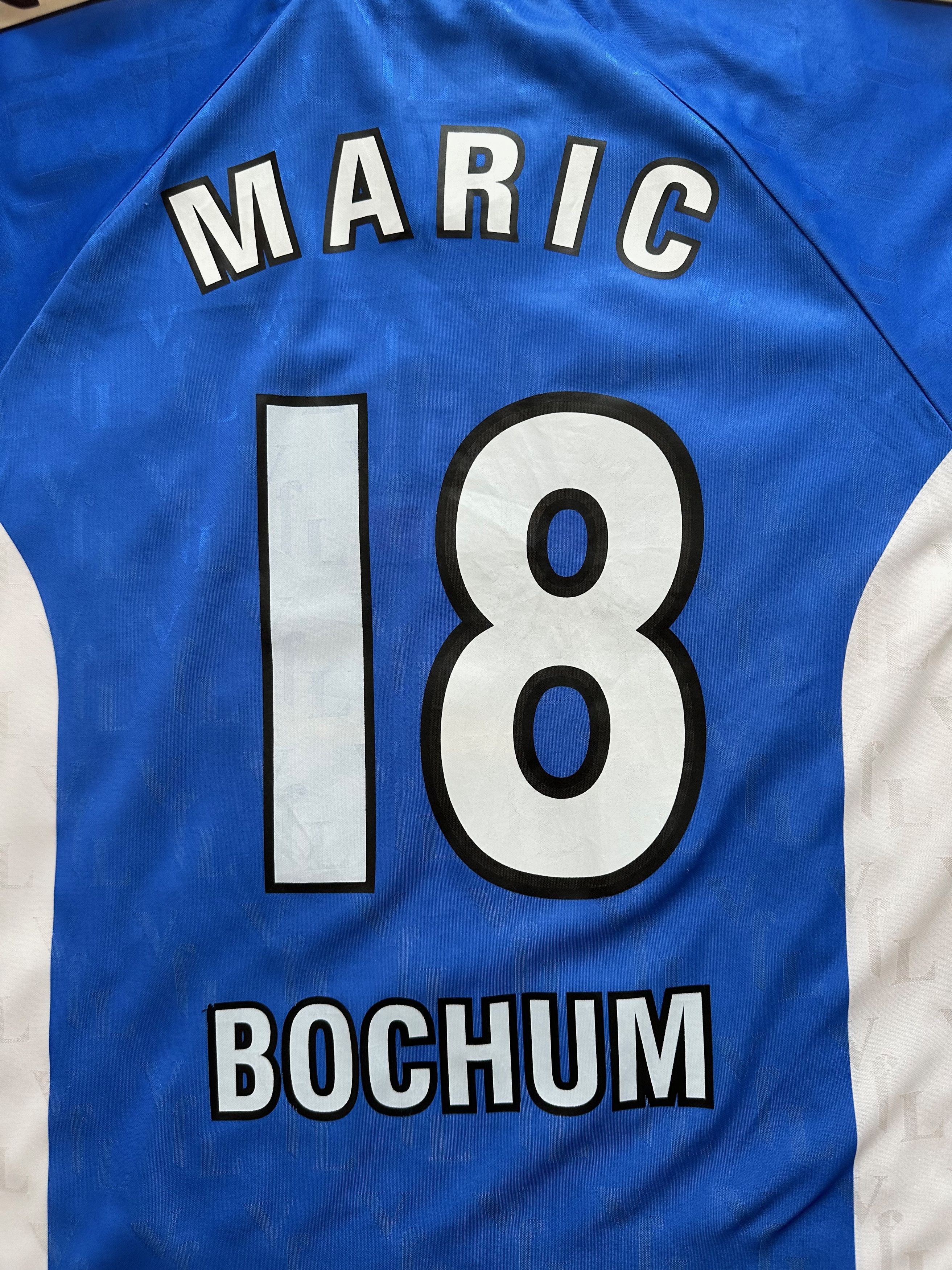 Globe-Trotter 2000 BOCHUM Away # 18 MARIC soccer football jerseys Size US S / EU 44-46 / 1 - 21 Thumbnail