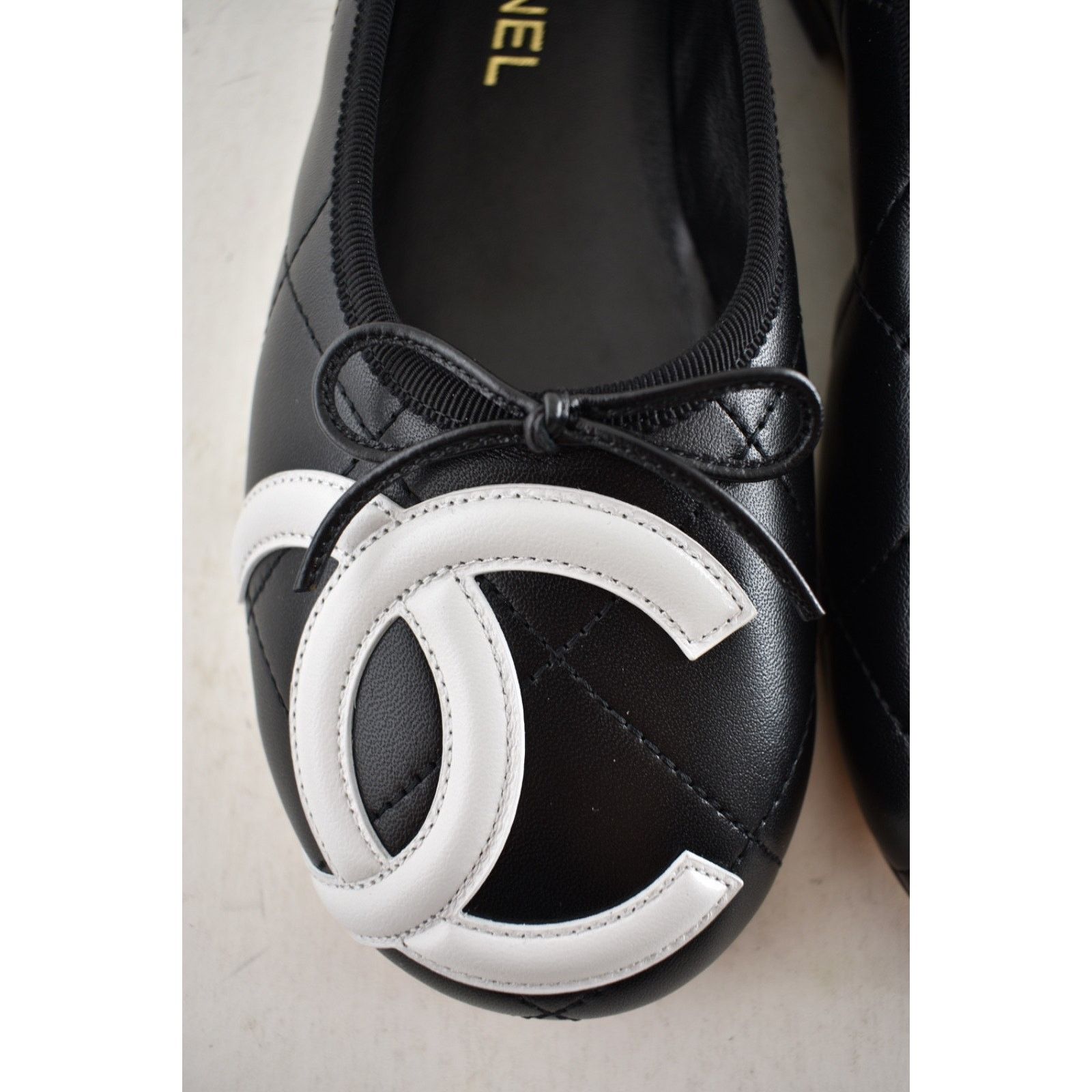Chanel Chanel Coco Beach Black White XL Logo Ballet Flat 38.5 Size US 8.5 / IT 38.5 - 12 Thumbnail