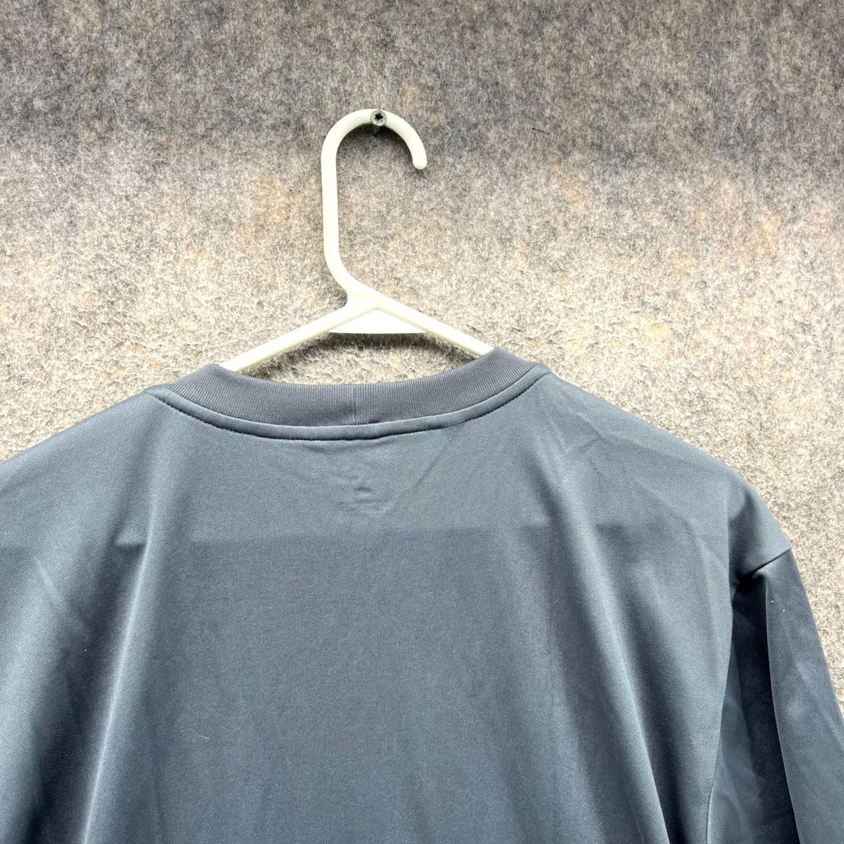 Nike VINTAGE Nike Shirt Men Medium Gray Crewneck Swoosh Embroidery Nike Dri-Fit Logo 90s 00s Sportswear Mens Size US M / EU 48-50 / 2 - 6 Thumbnail
