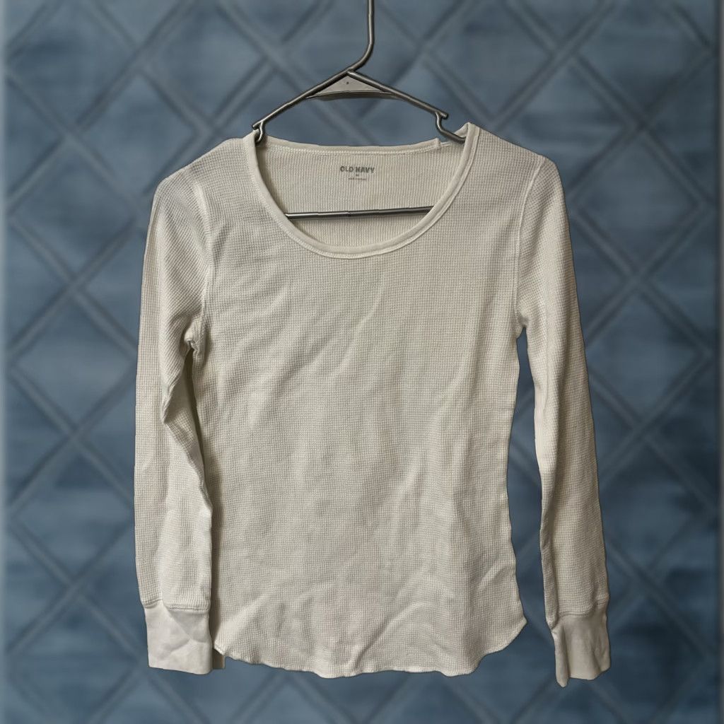 Old Navy Old Navy T-Shirt Womens XS White Crew Neck Long Sleeve Tee Short Sleeve? Size XS / US 0-2 / IT 36-38 - 1 Thumbnail