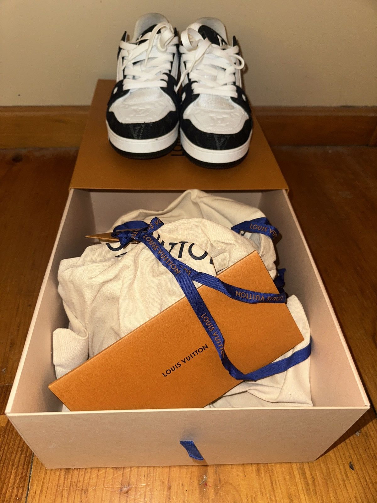 Louis Vuitton LV Trainer Sneaker Size US 8.5 / EU 41-42 - 6 Thumbnail