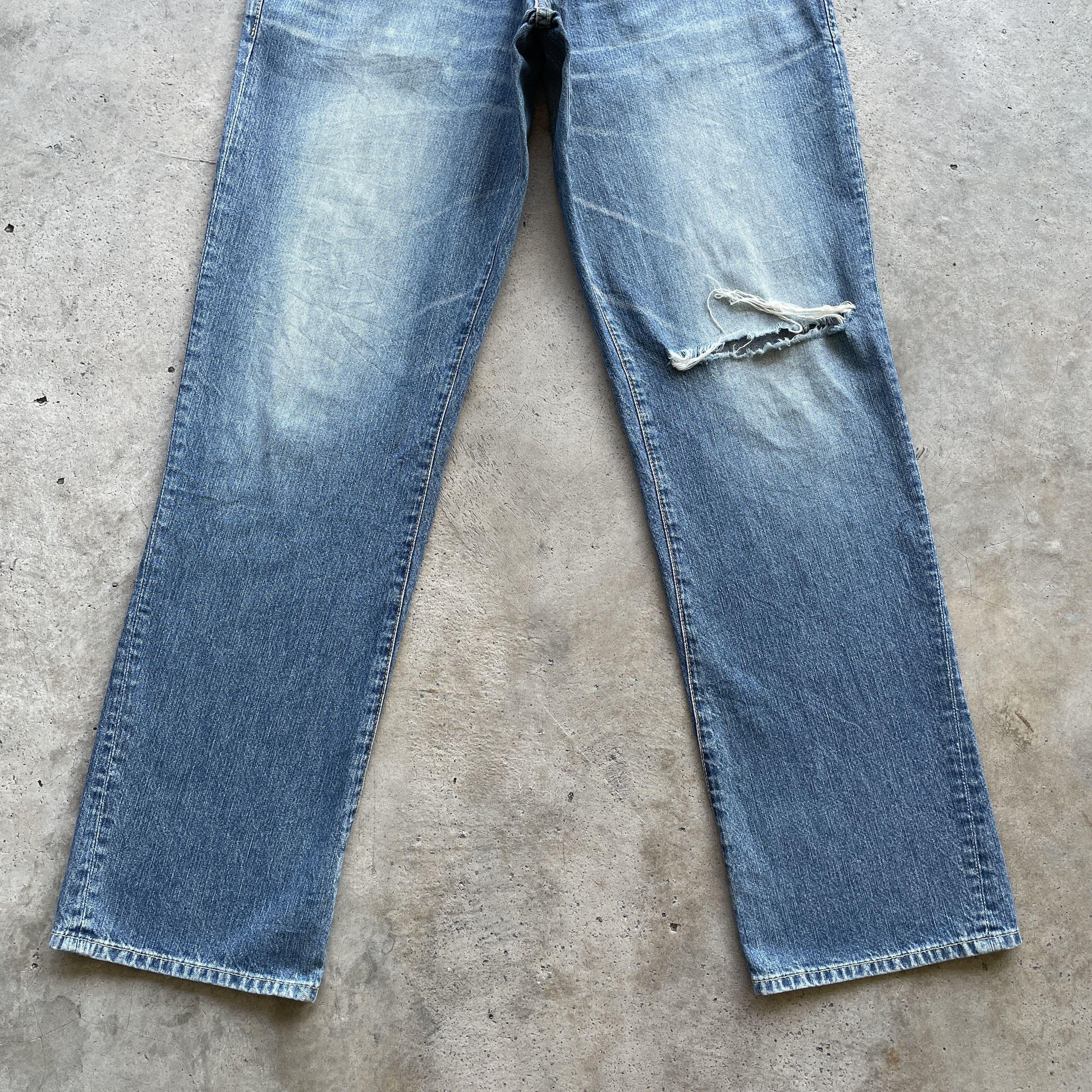 Ezekiel × Japanese Brand × Jean Vintage Ezekie Distressed Fly Button Faded Jeans Denim Pants Size US 30 / EU 46 - 4 Thumbnail