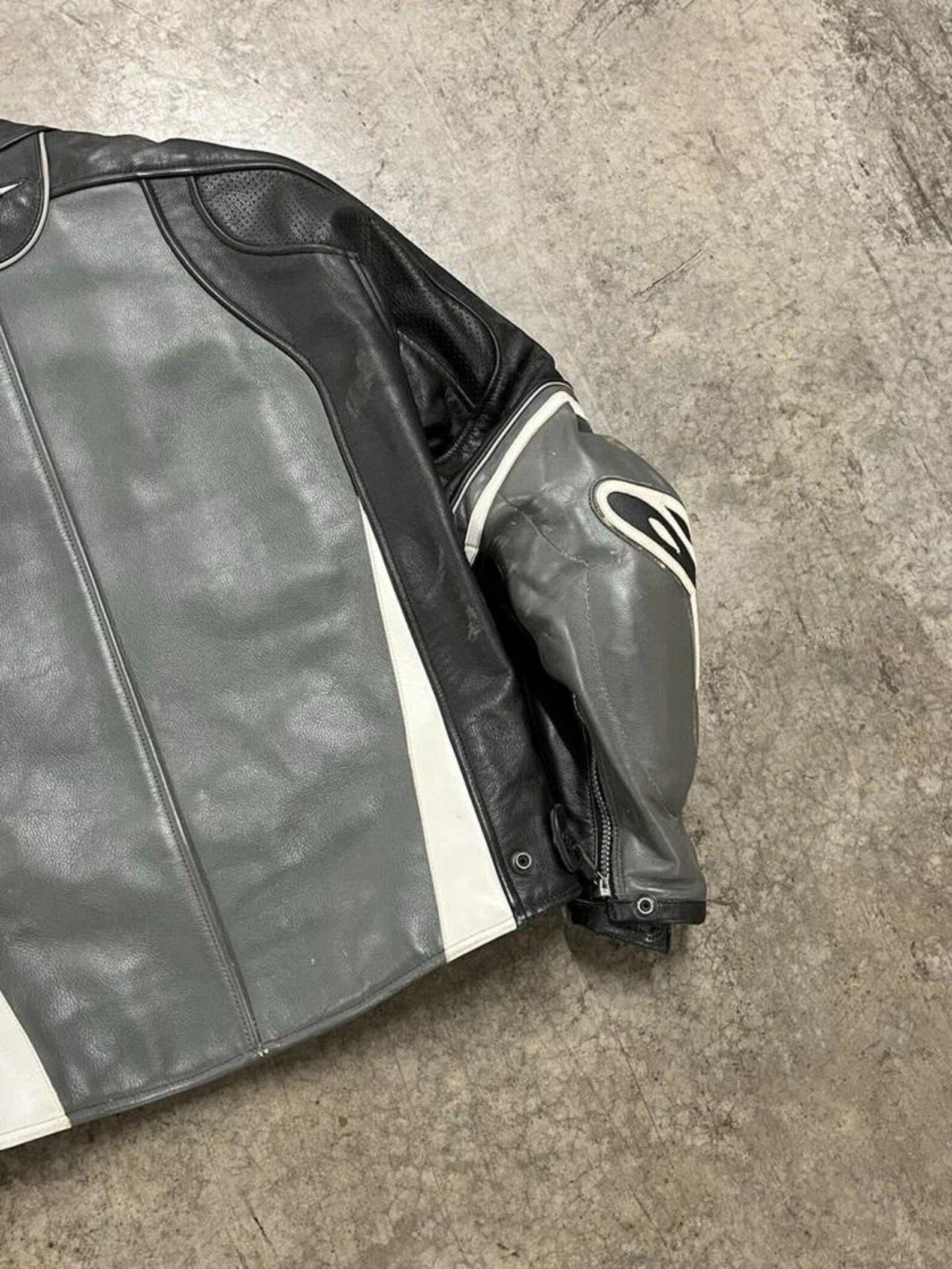 Alpinestars Men's Leather motorbike racing alpinestar jacket biker Size US M / EU 48-50 / 2 - 4 Thumbnail