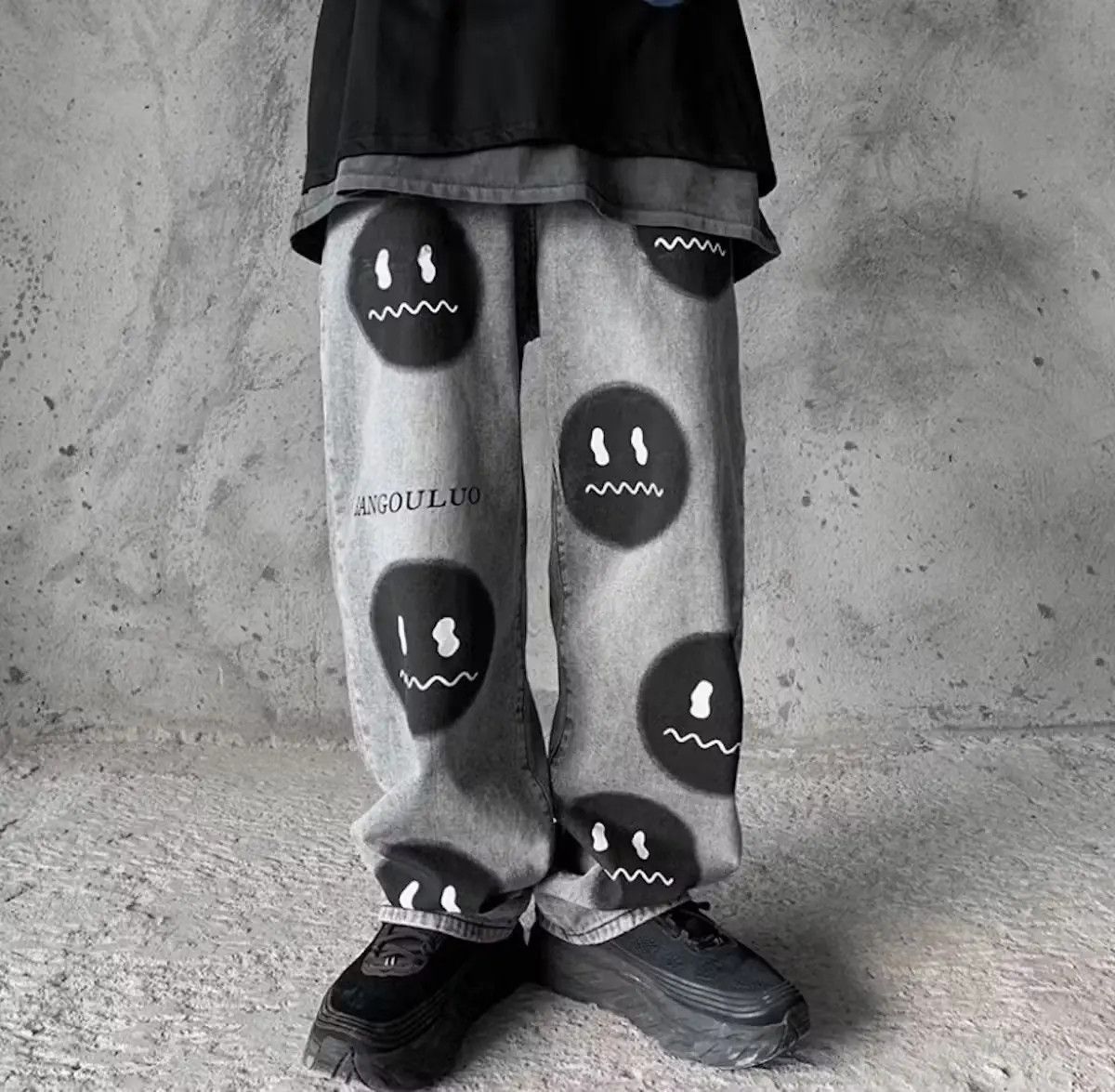 image of Vintage Smile Print Denim Jeans Streetwear in Grey, Men's (Size 32)