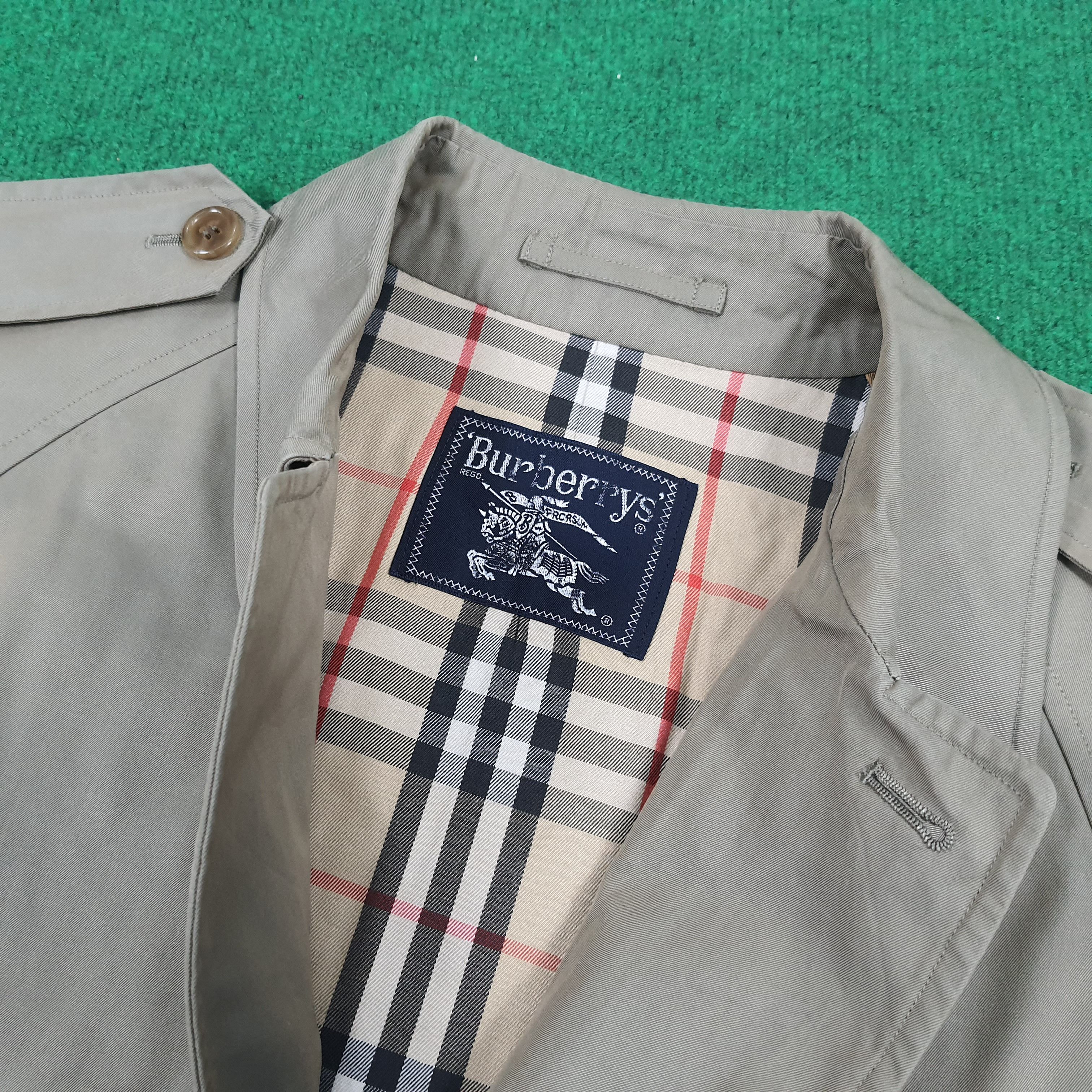 Burberry × Vintage Vintage Burberrys' Trench Coat Jacket Size US M / EU 48-50 / 2 - 4 Thumbnail