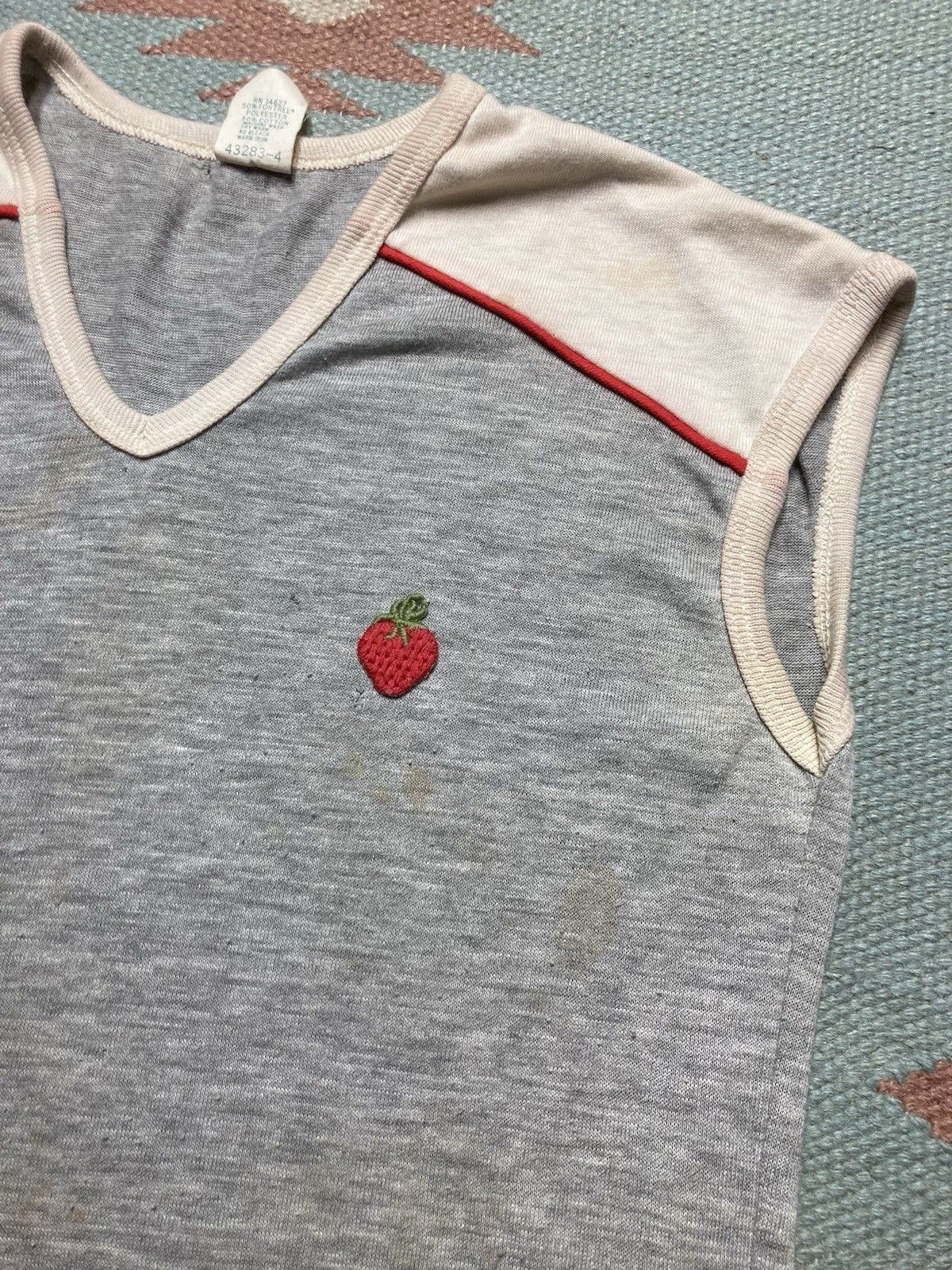 Vintage 70s sleeveless t shirt strawberry cute 14 women’s baby tee Size S / US 4 / IT 40 - 6 Thumbnail