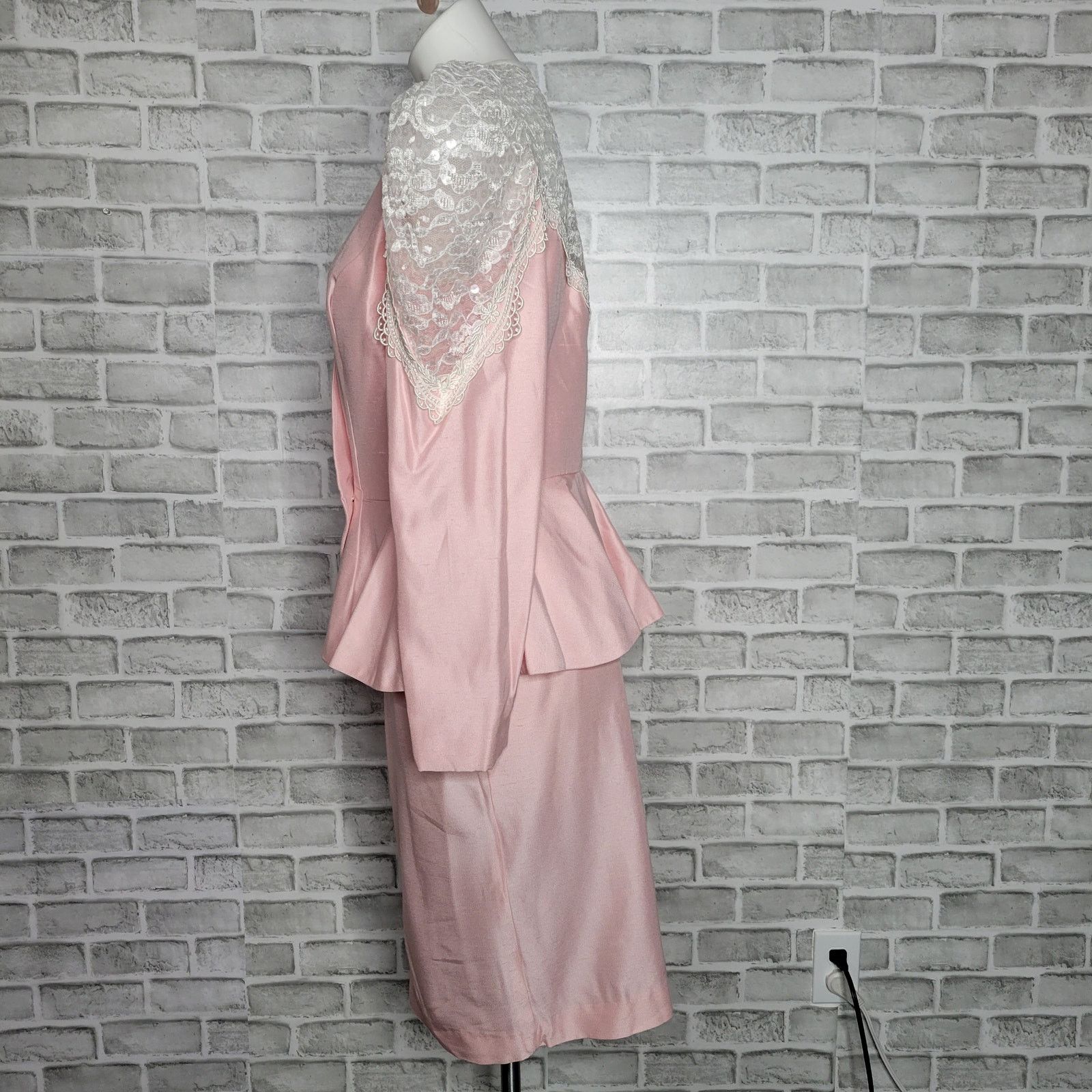 Vintage VTG 80s Madonna Pink, Lace & Sequin 2 Piece Skirt/Blazer Set Size 28" / US 6 / IT 42 - 2 Thumbnail