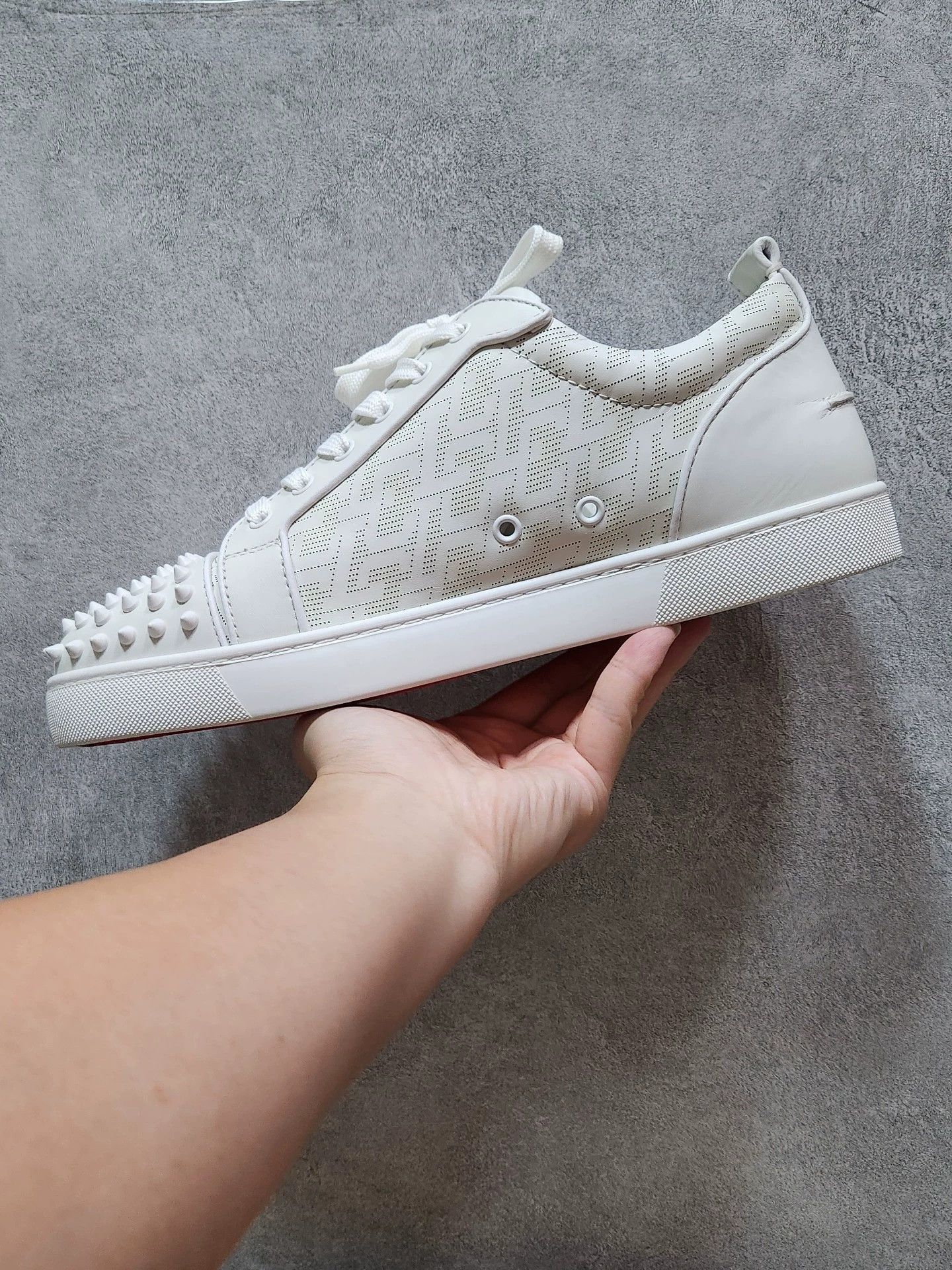 Christian Louboutin Christian Louboutin white low-top sneakers Size US 11.5 / EU 44-45 - 6 Thumbnail