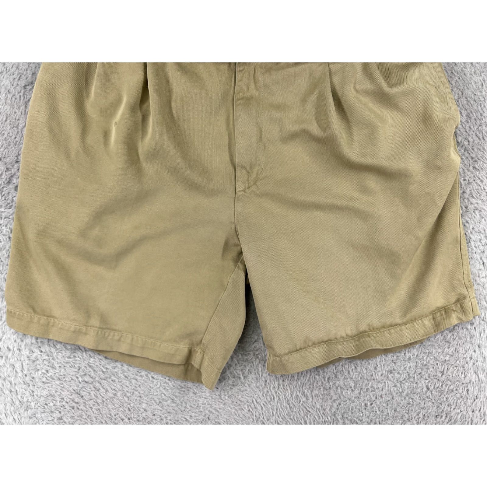 Tommy Bahama Tommy Bahama Shorts Mens 35 Beige Pleated 100% Silk Beach Pool Resort Vacation Size US 35 - 5 Thumbnail