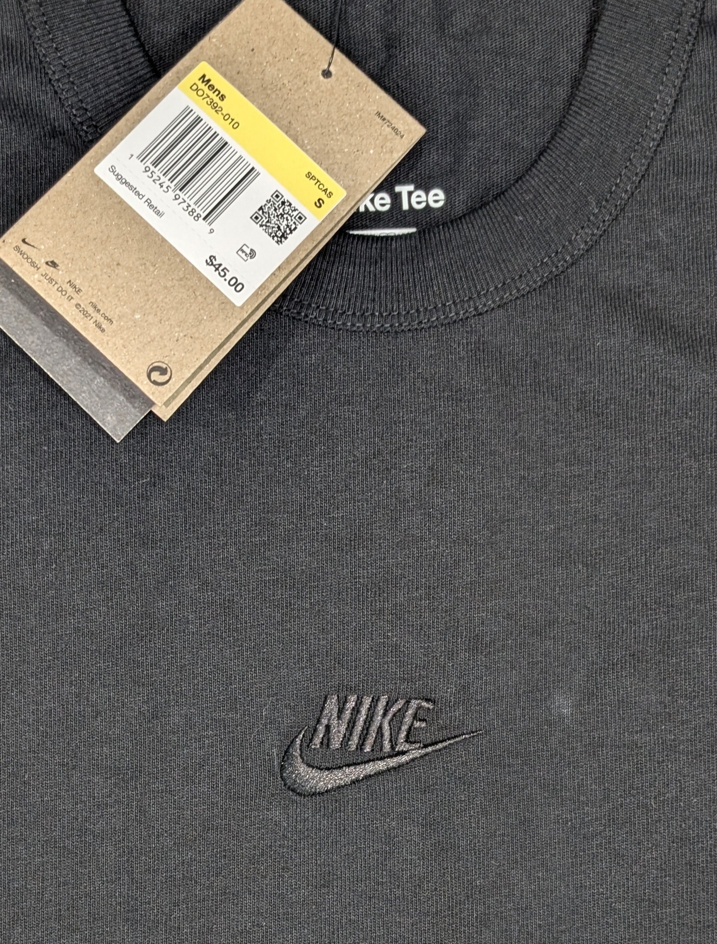 Nike NWT Nike black embroidered heavy t-shirt - SIZE S Size US S / EU 44-46 / 1 - 2 Thumbnail